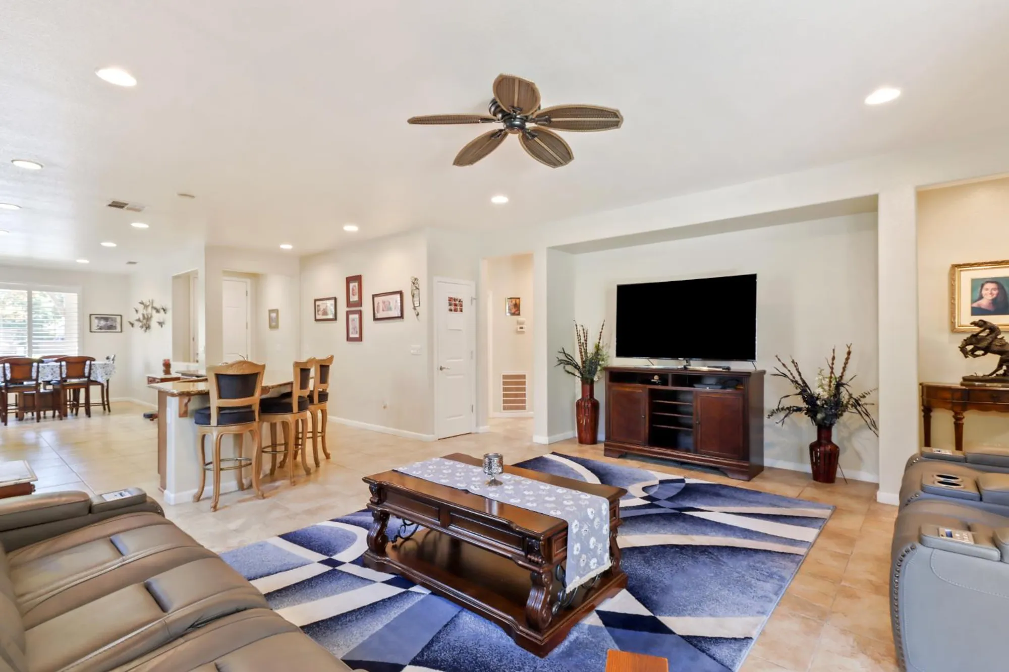 Property Slideshow image 16 of 42 | 7401 rothschild ct, Elk Grove, CA, 95757