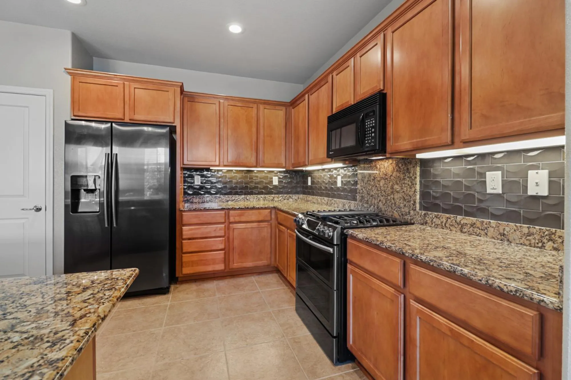 Property Slideshow image 24 of 49 | 9895 sheffield way, Elk Grove, CA, 95757