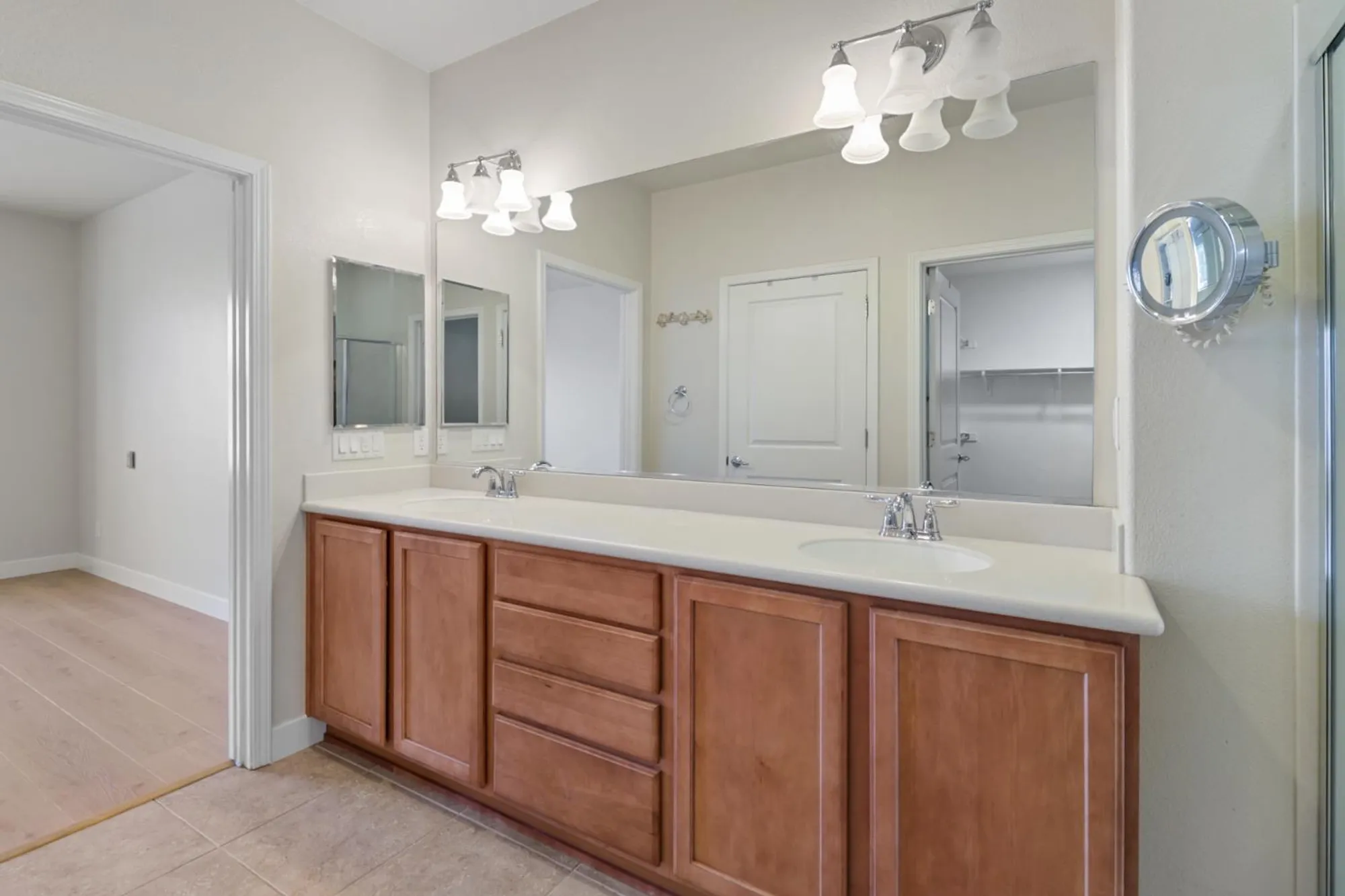 Property Slideshow image 34 of 49 | 9895 sheffield way, Elk Grove, CA, 95757