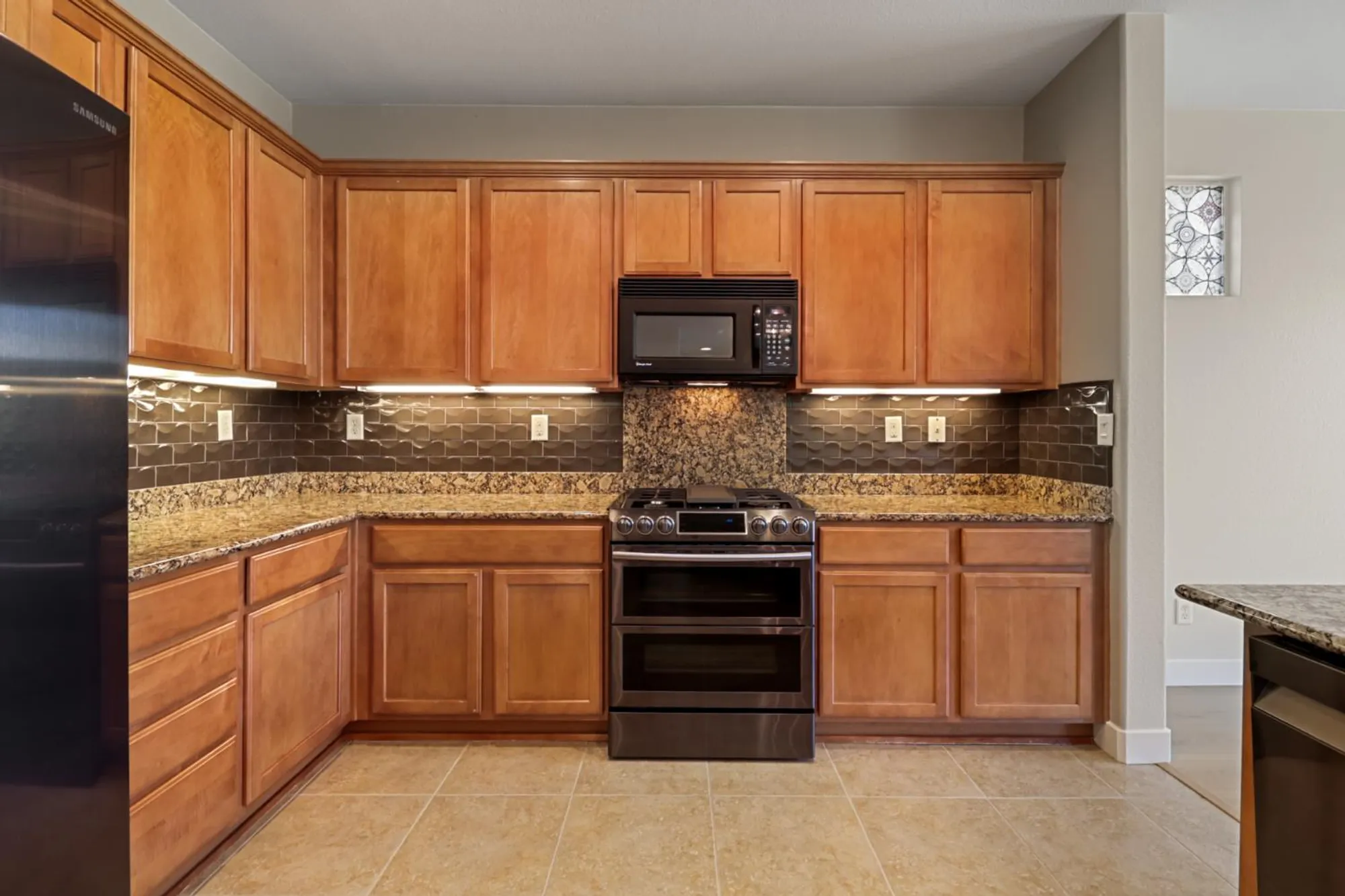 Property Slideshow image 27 of 49 | 9895 sheffield way, Elk Grove, CA, 95757