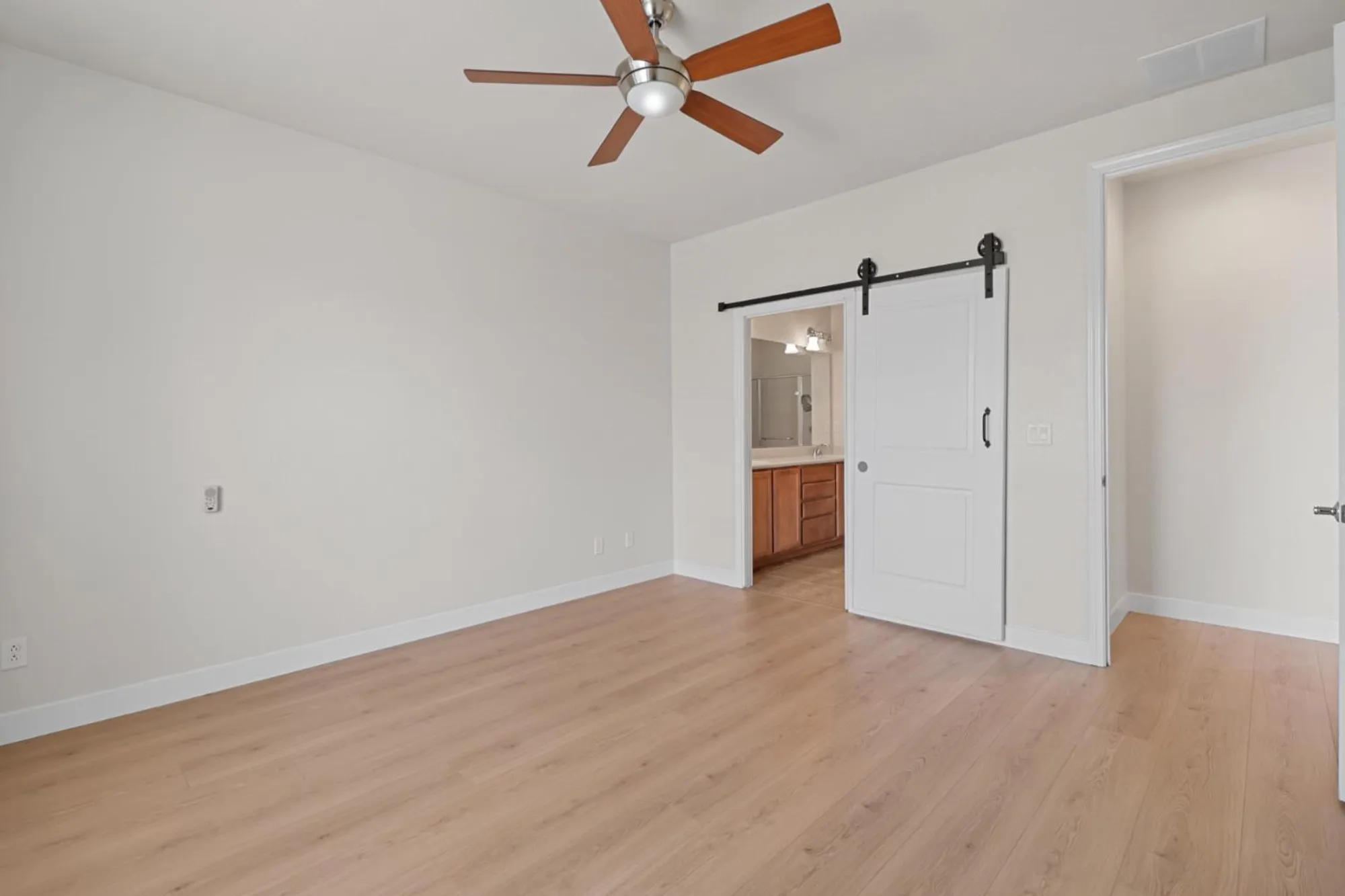 Property Slideshow image 30 of 49 | 9895 sheffield way, Elk Grove, CA, 95757