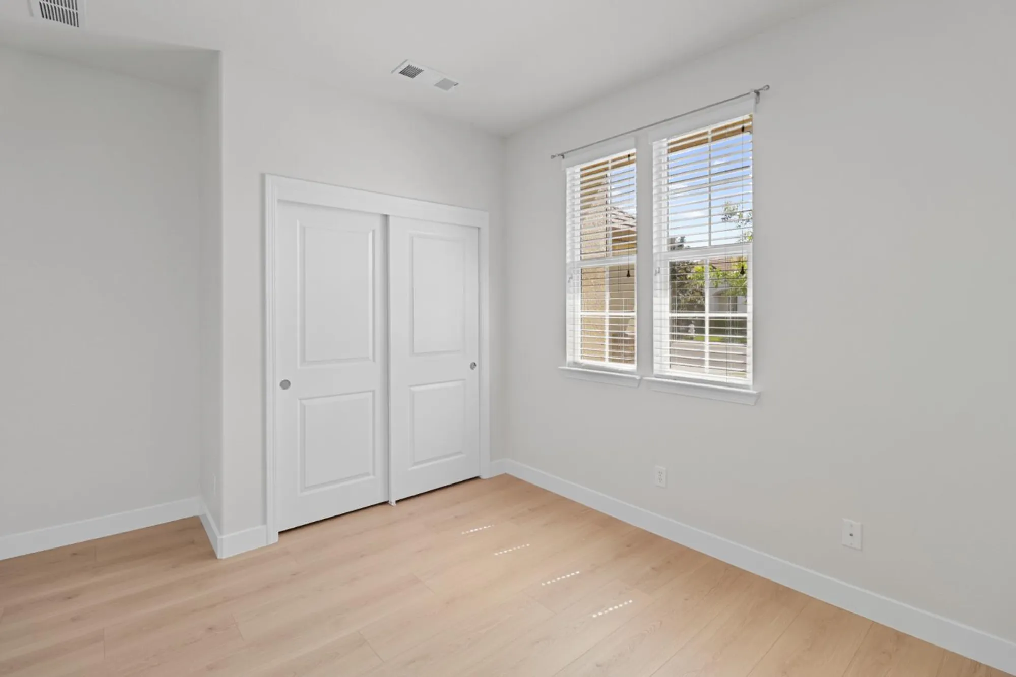 Property Slideshow image 38 of 49 | 9895 sheffield way, Elk Grove, CA, 95757
