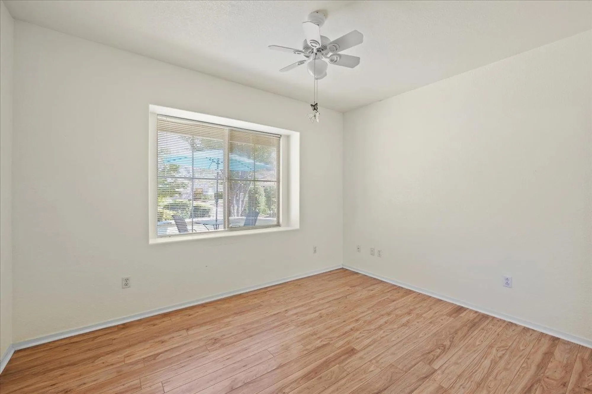 Property Slideshow image 12 of 33 | 1975 mary rose ln, Lincoln, CA, 95648