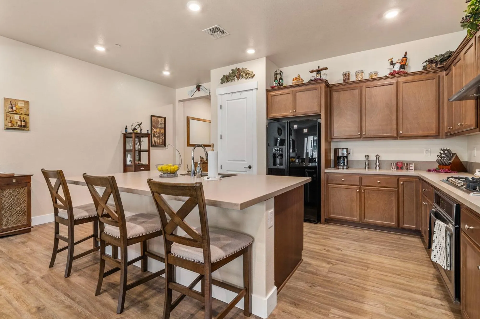 Property Slideshow image 13 of 39 | 743 larkmont st, Manteca, CA, 95336