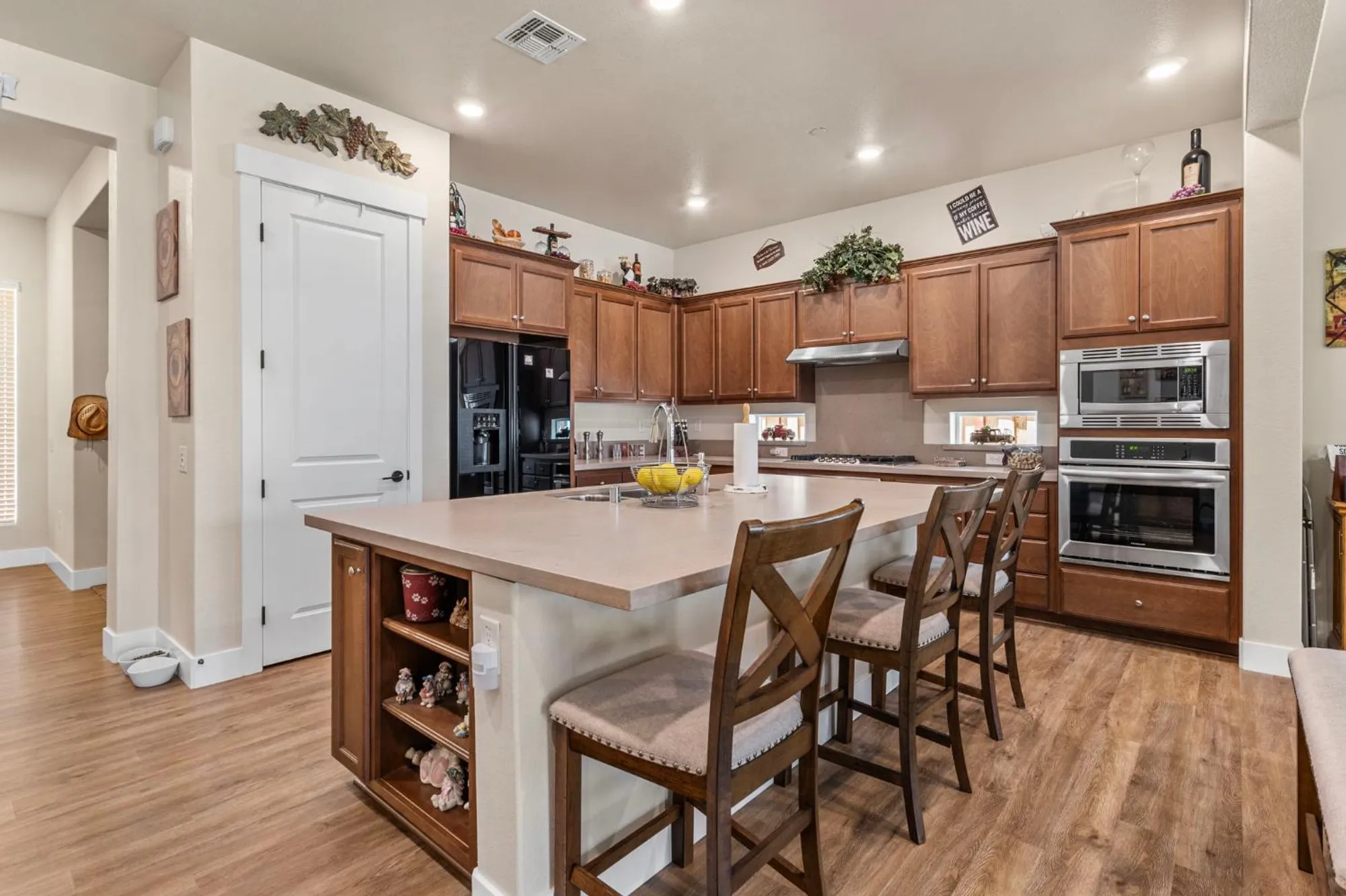 Property Slideshow image 14 of 39 | 743 larkmont st, Manteca, CA, 95336