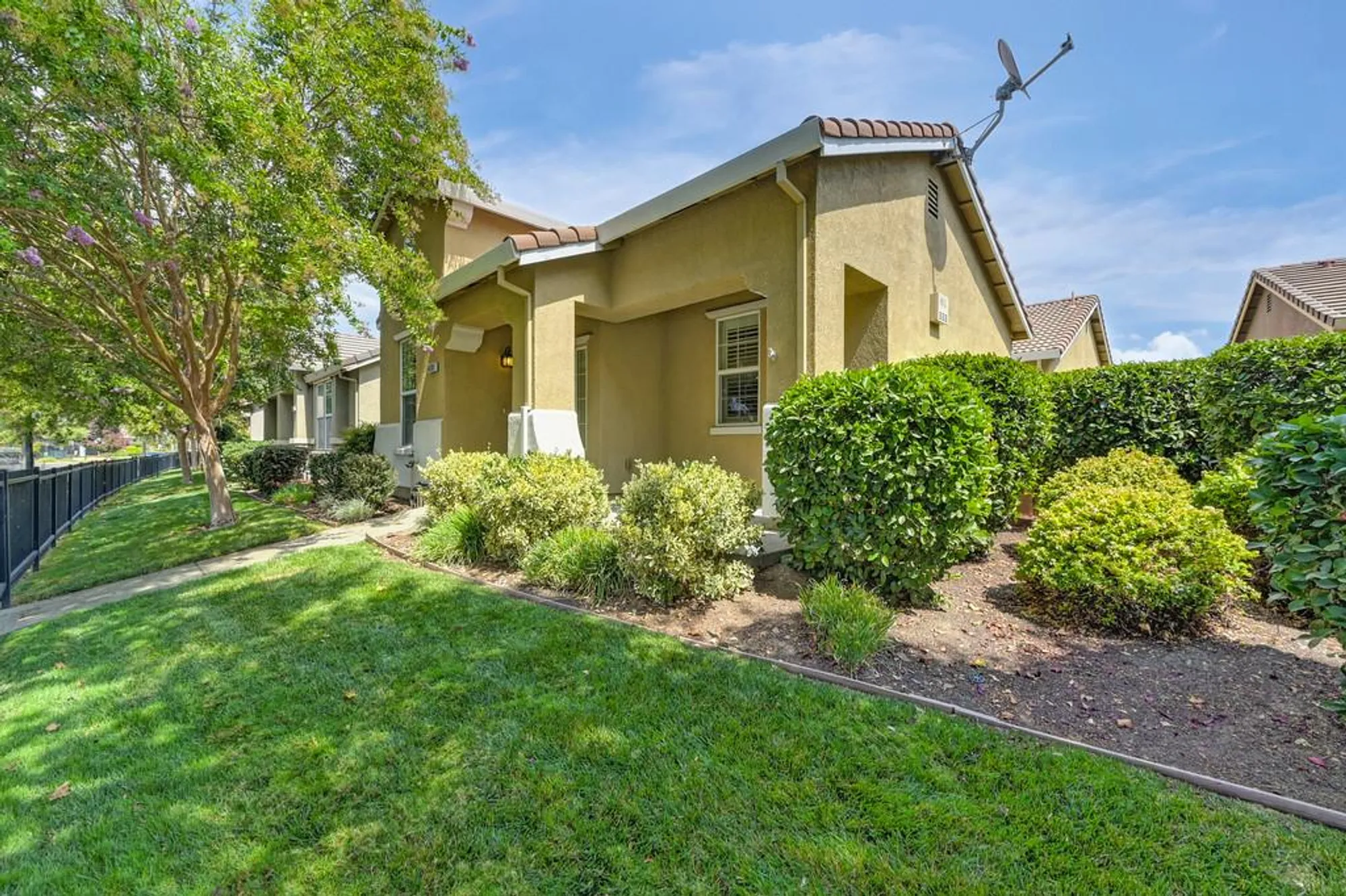 Property Slideshow image 6 of 92 | 4301 hovnanian dr, Sacramento, CA, 95834