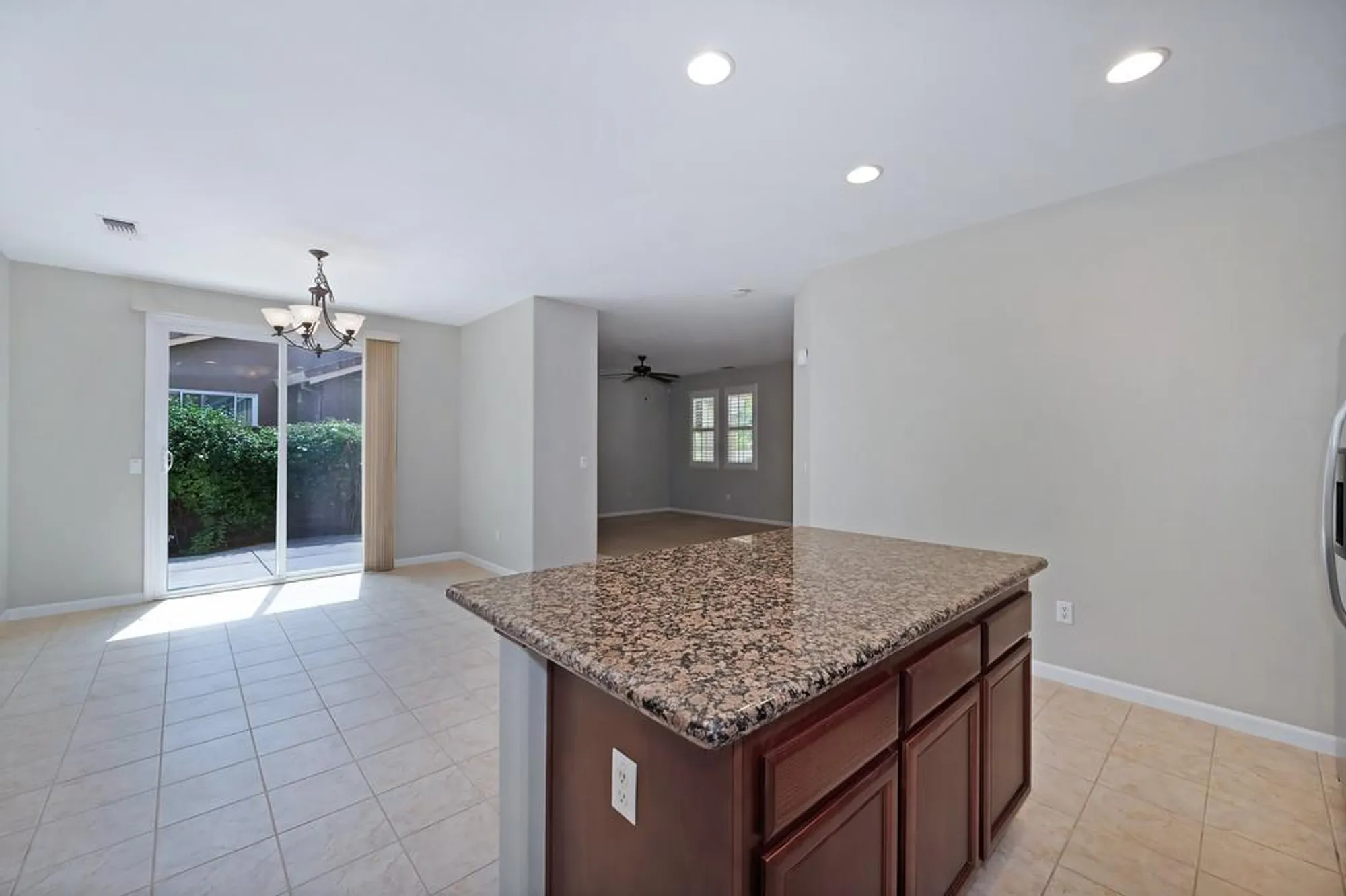 Property Slideshow image 33 of 92 | 4301 hovnanian dr, Sacramento, CA, 95834