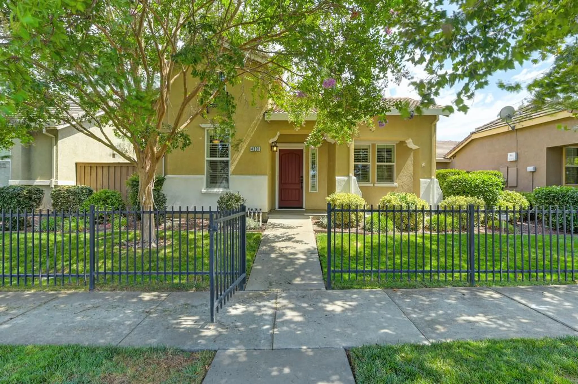 Property Slideshow image 4 of 92 | 4301 hovnanian dr, Sacramento, CA, 95834