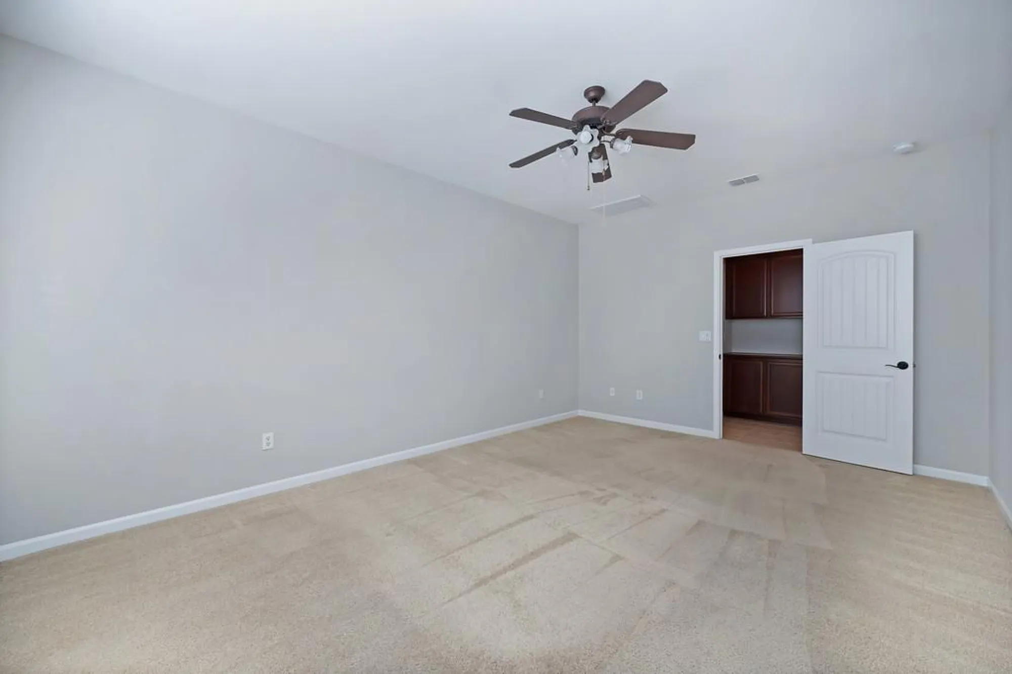 Property Slideshow image 41 of 92 | 4301 hovnanian dr, Sacramento, CA, 95834