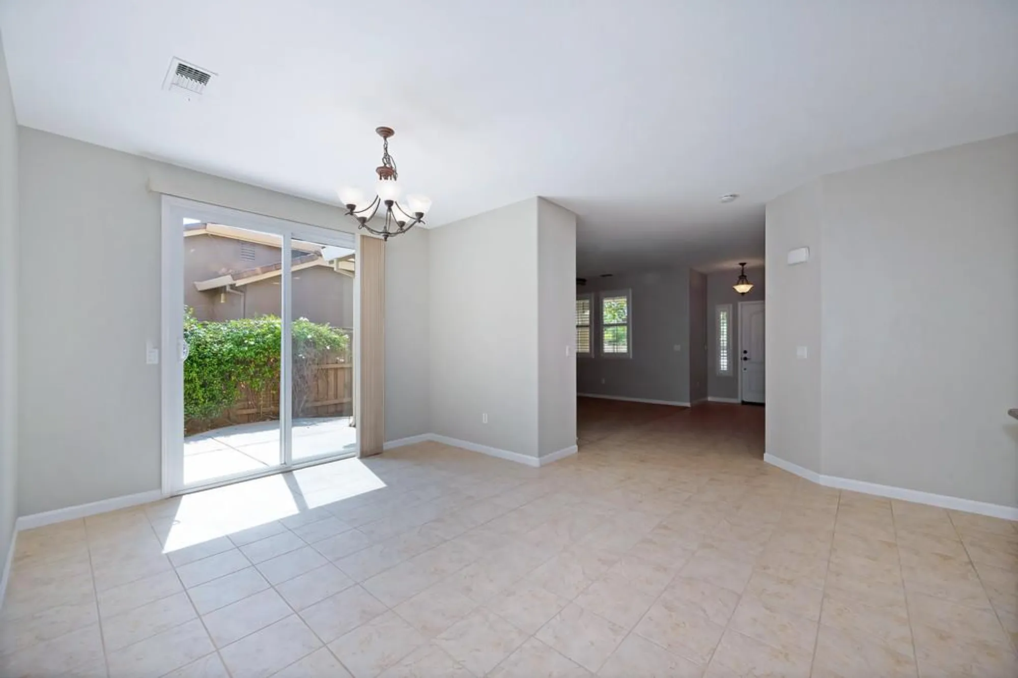 Property Slideshow image 34 of 92 | 4301 hovnanian dr, Sacramento, CA, 95834