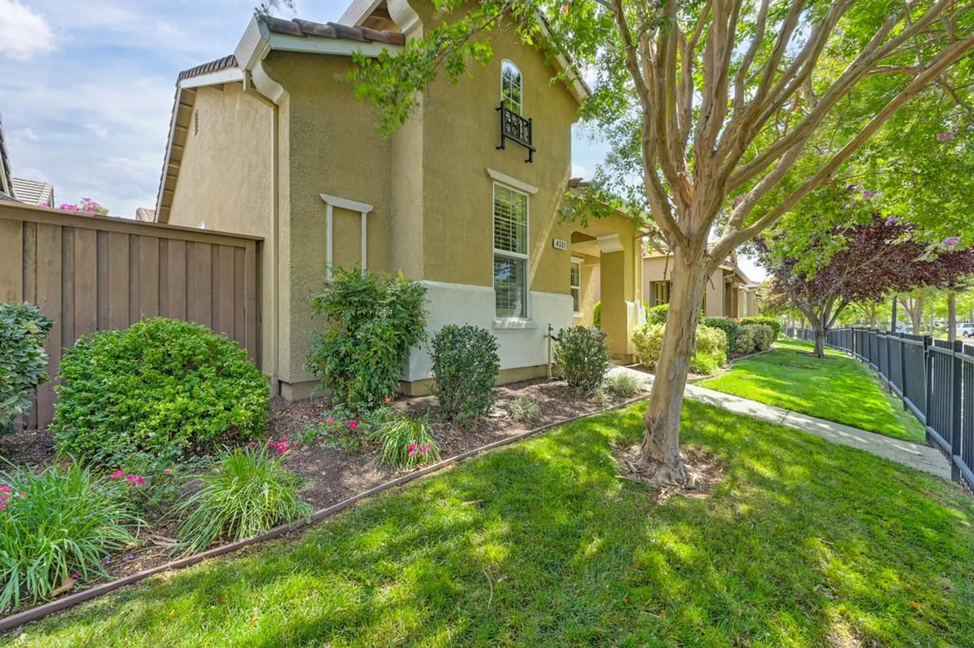 Property Slideshow image 7 of 92 | 4301 hovnanian dr, Sacramento, CA, 95834