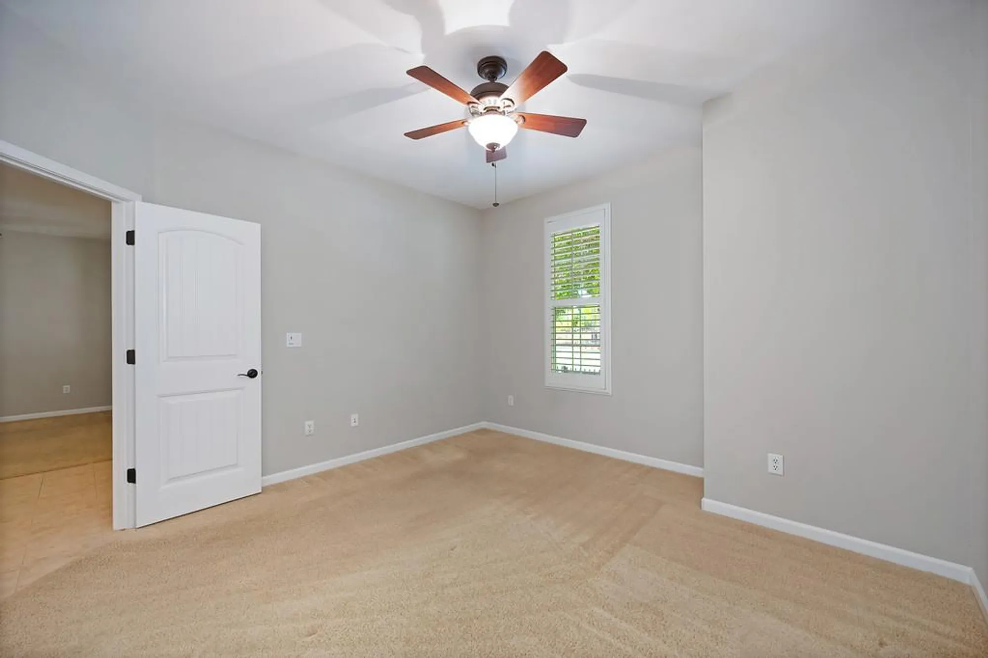 Property Slideshow image 18 of 92 | 4301 hovnanian dr, Sacramento, CA, 95834