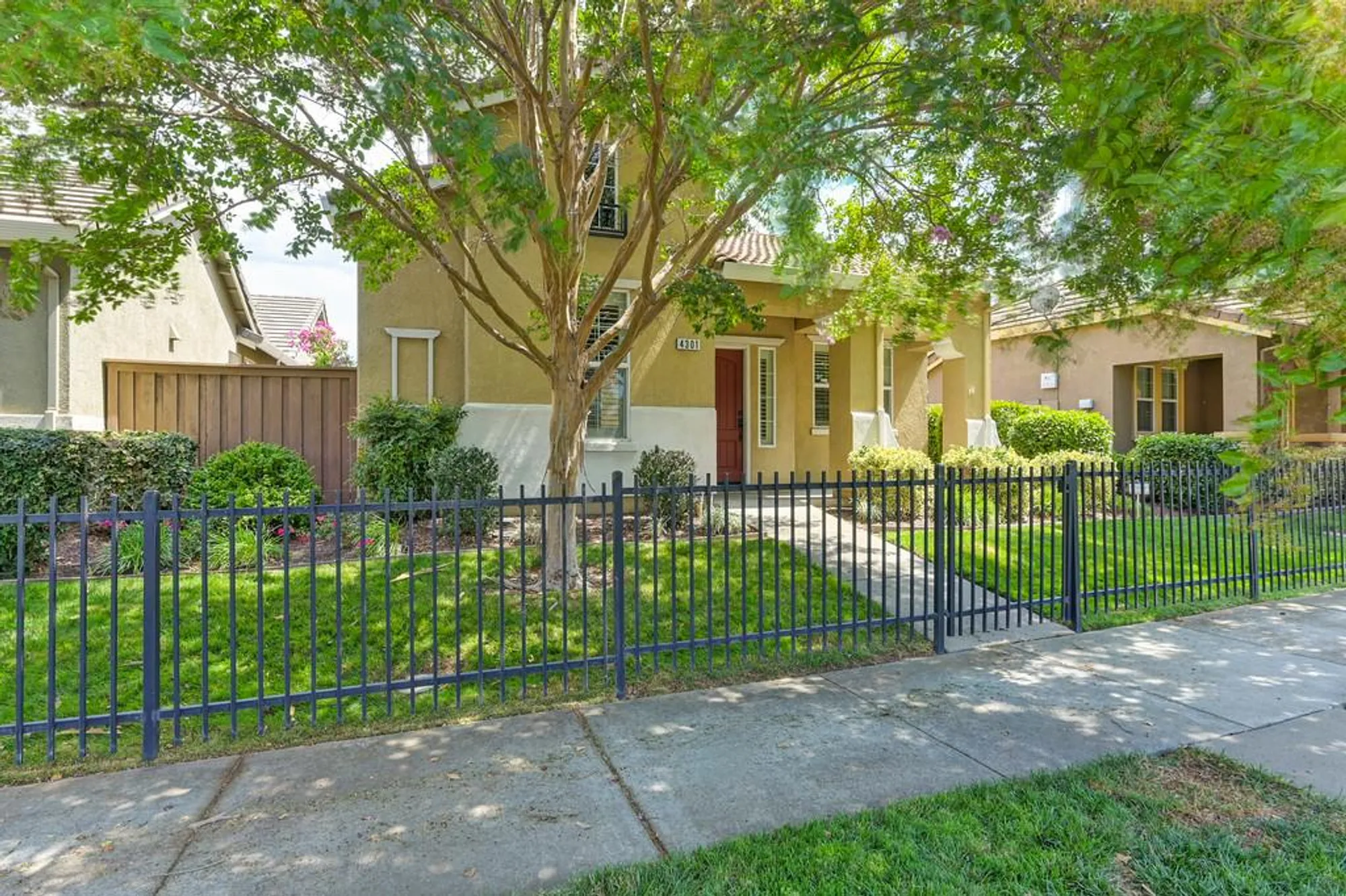 Property Slideshow image 3 of 92 | 4301 hovnanian dr, Sacramento, CA, 95834