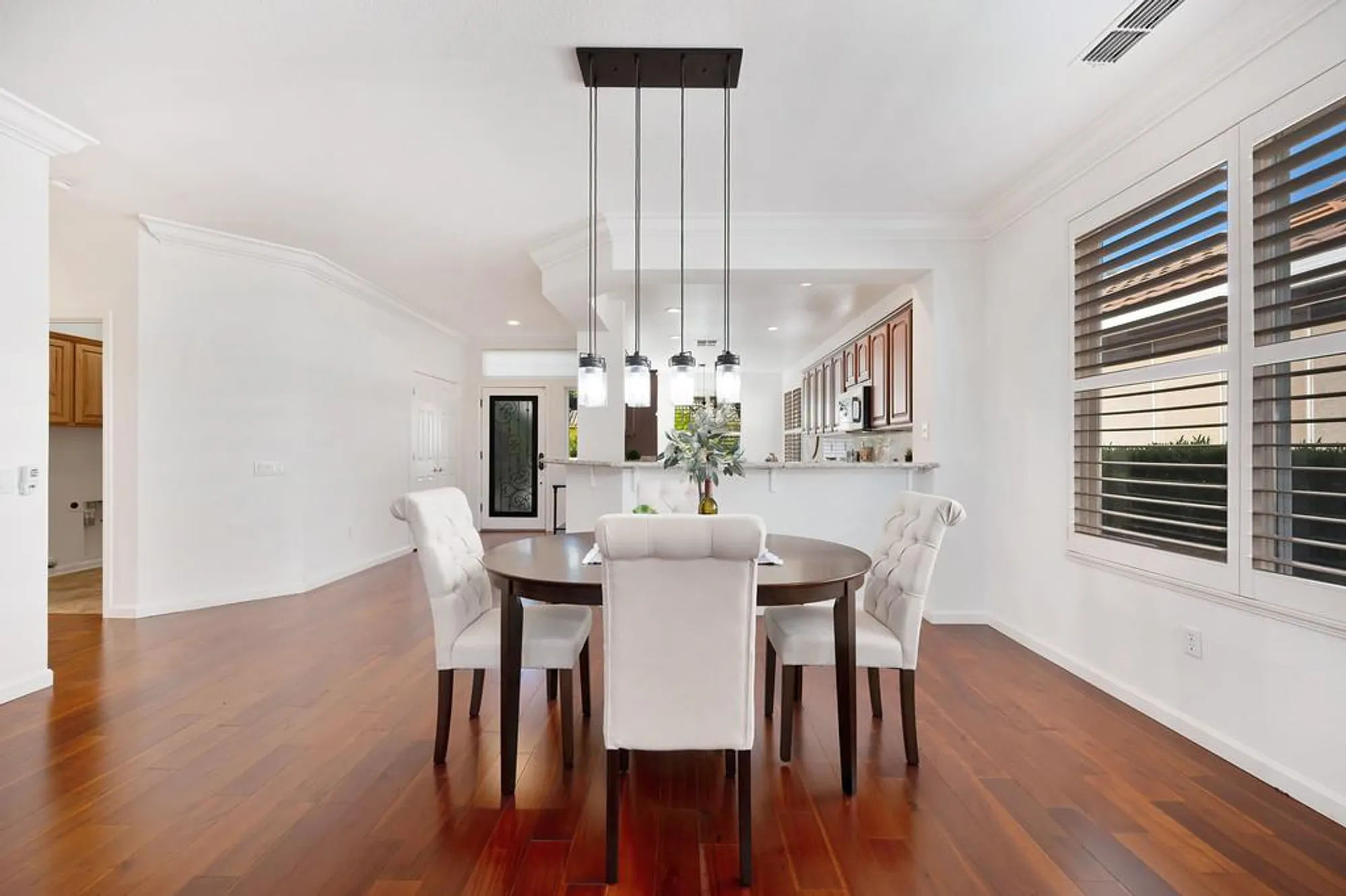 Property Slideshow image 14 of 45 | 7552 school house ln, Roseville, CA, 95747