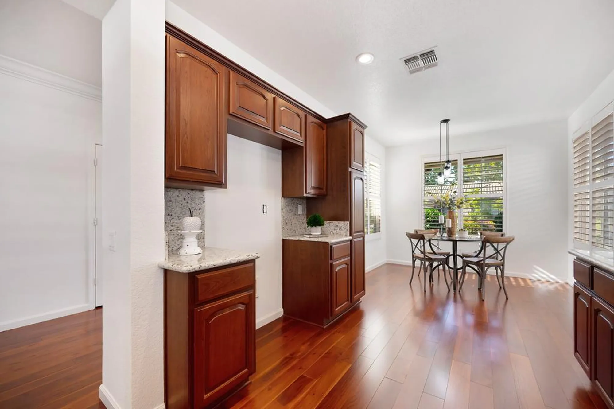 Property Slideshow image 9 of 45 | 7552 school house ln, Roseville, CA, 95747