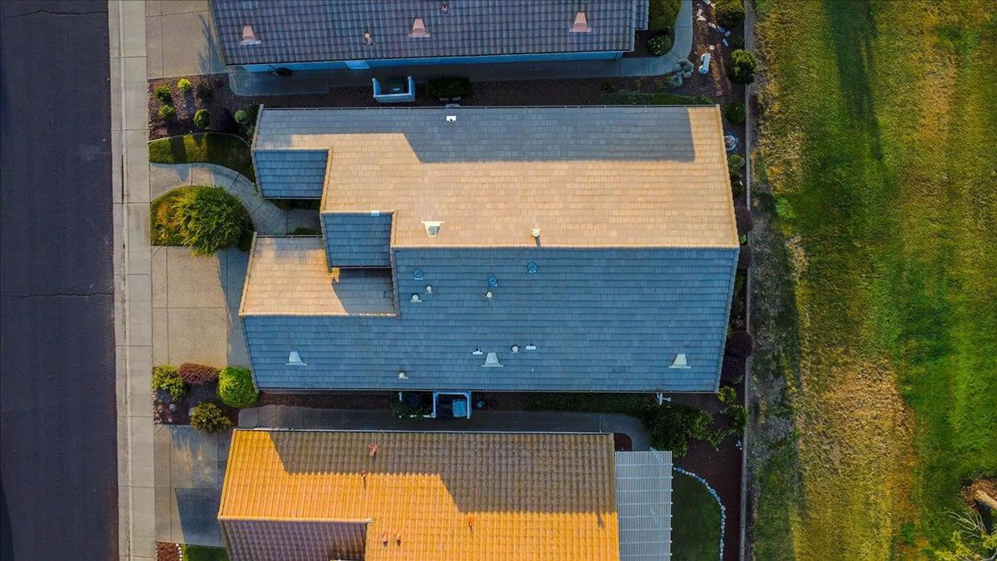 Property Slideshow image 42 of 45 | 7552 school house ln, Roseville, CA, 95747