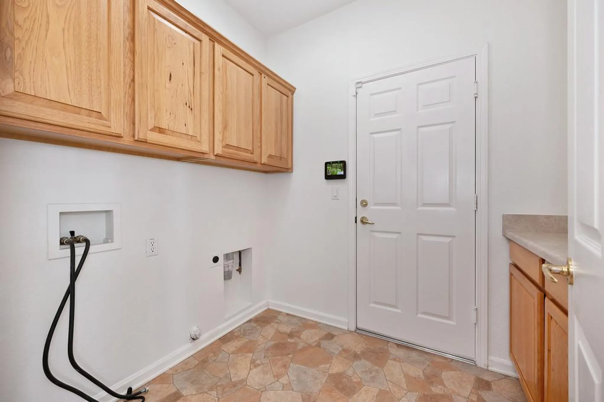 Property Slideshow image 21 of 45 | 7552 school house ln, Roseville, CA, 95747