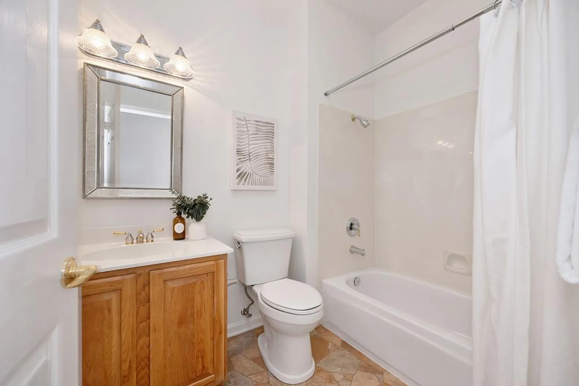 Property Slideshow image 23 of 45 | 7552 school house ln, Roseville, CA, 95747