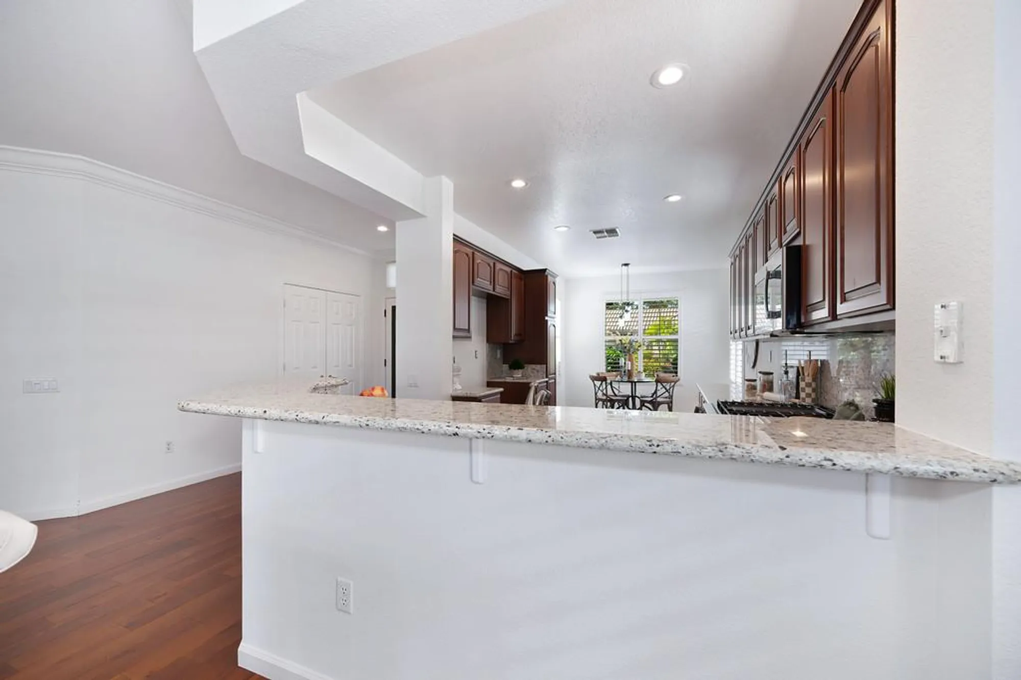 Property Slideshow image 7 of 45 | 7552 school house ln, Roseville, CA, 95747