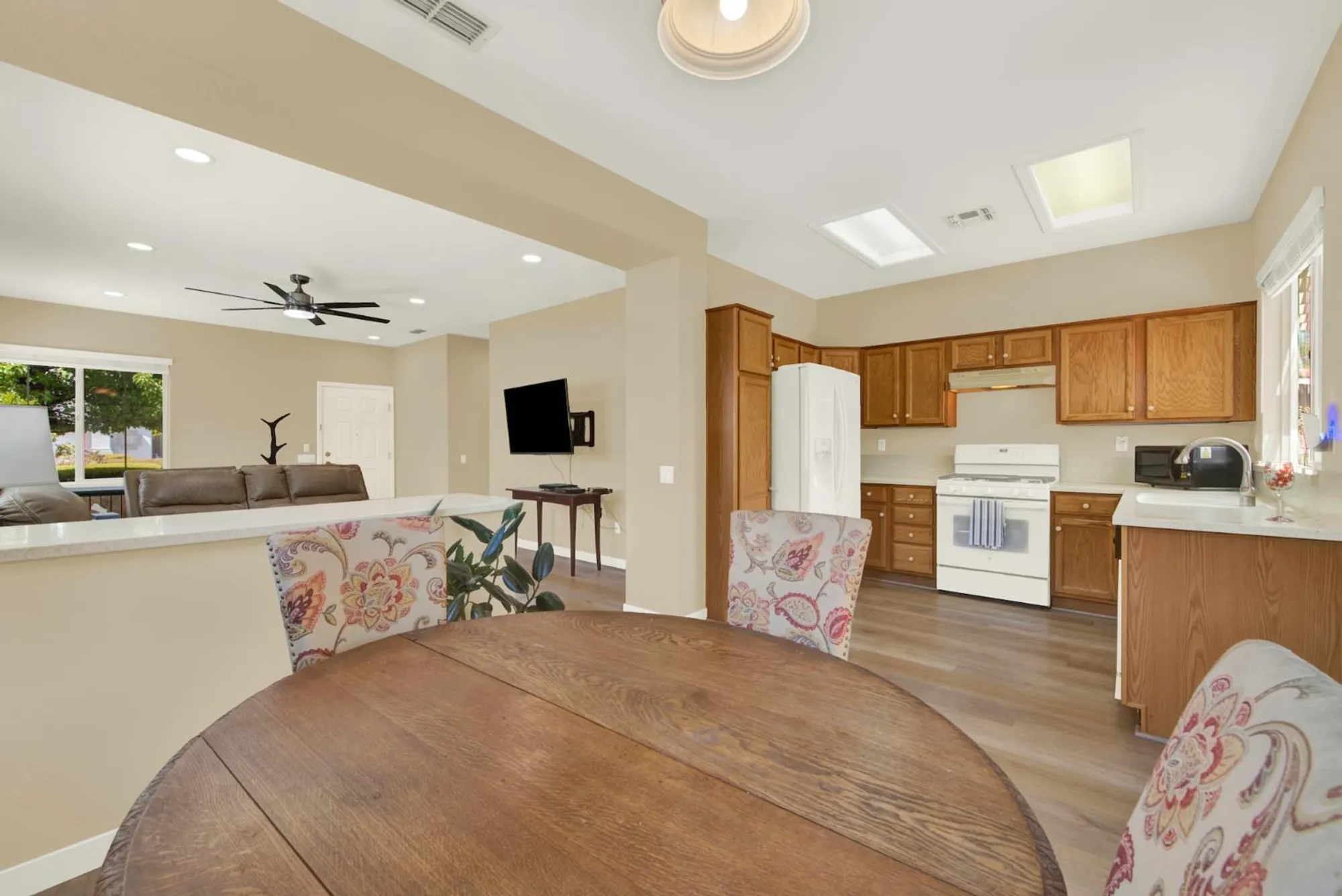 Property Slideshow image 15 of 54 | 891 slawson ln, Lincoln, CA, 95648
