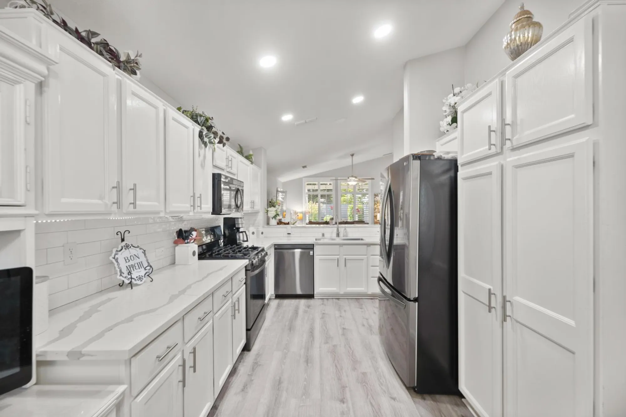 Property Slideshow image 15 of 48 | 5257 dreamgarden loop, Roseville, CA, 95747