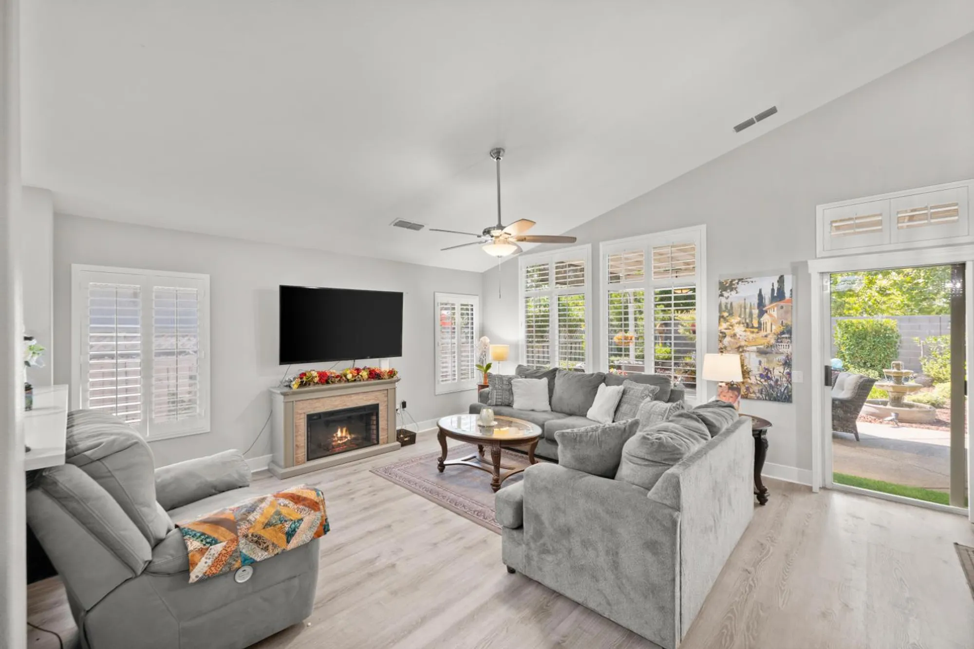 Property Slideshow image 17 of 48 | 5257 dreamgarden loop, Roseville, CA, 95747