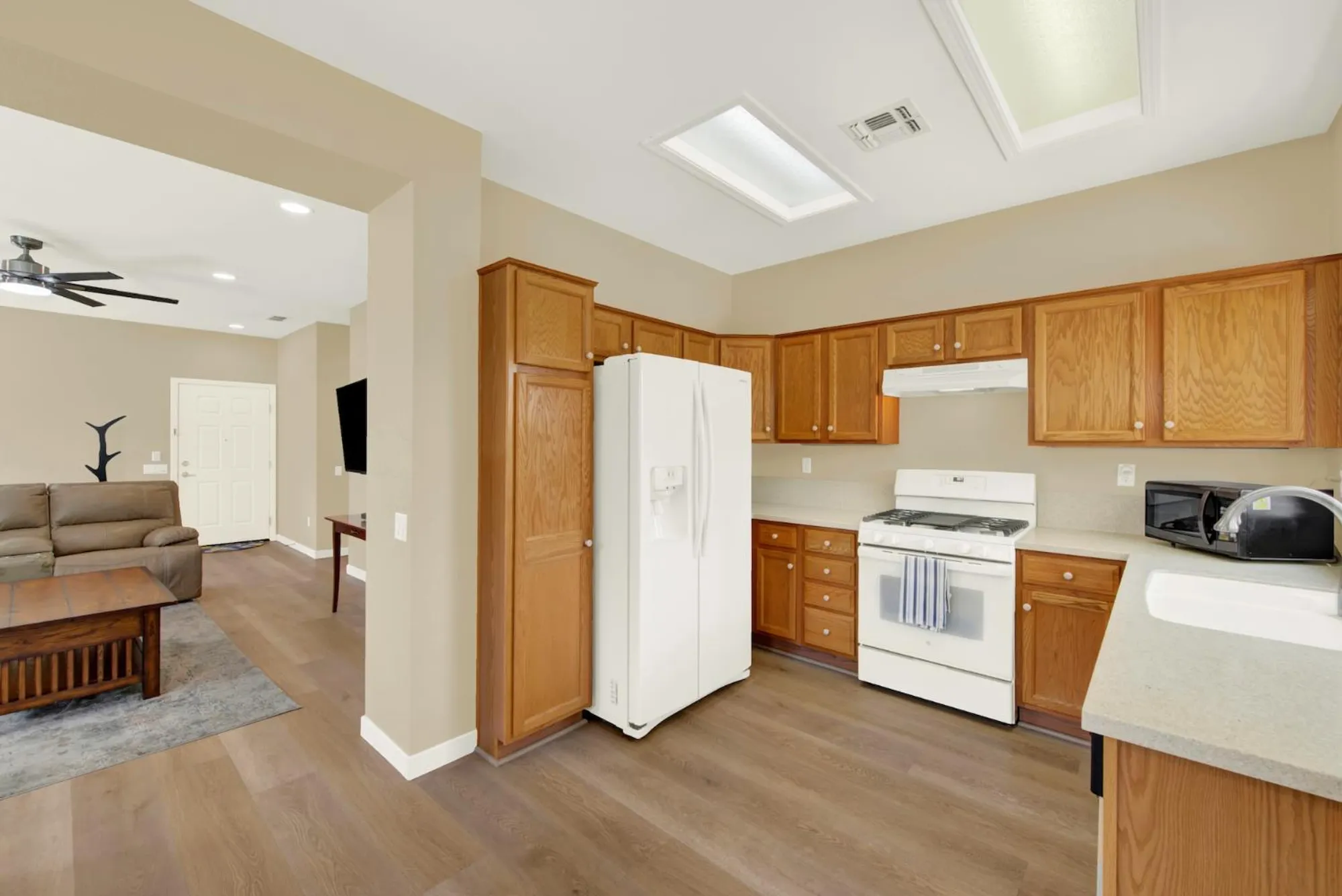 Property Slideshow image 18 of 54 | 891 slawson ln, Lincoln, CA, 95648