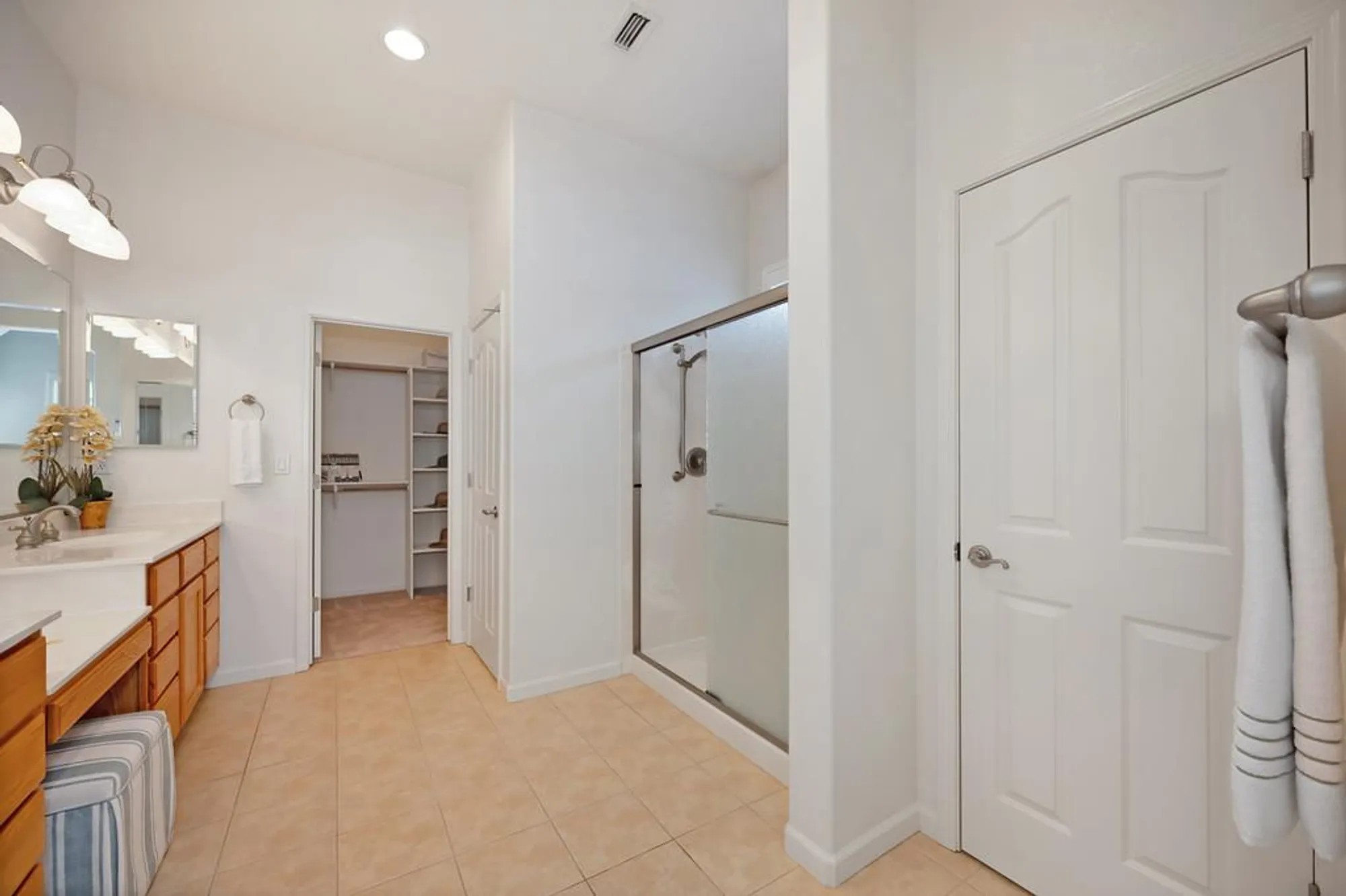 Property Slideshow image 32 of 99 | 15 cristalla pl, Sacramento, CA, 95835