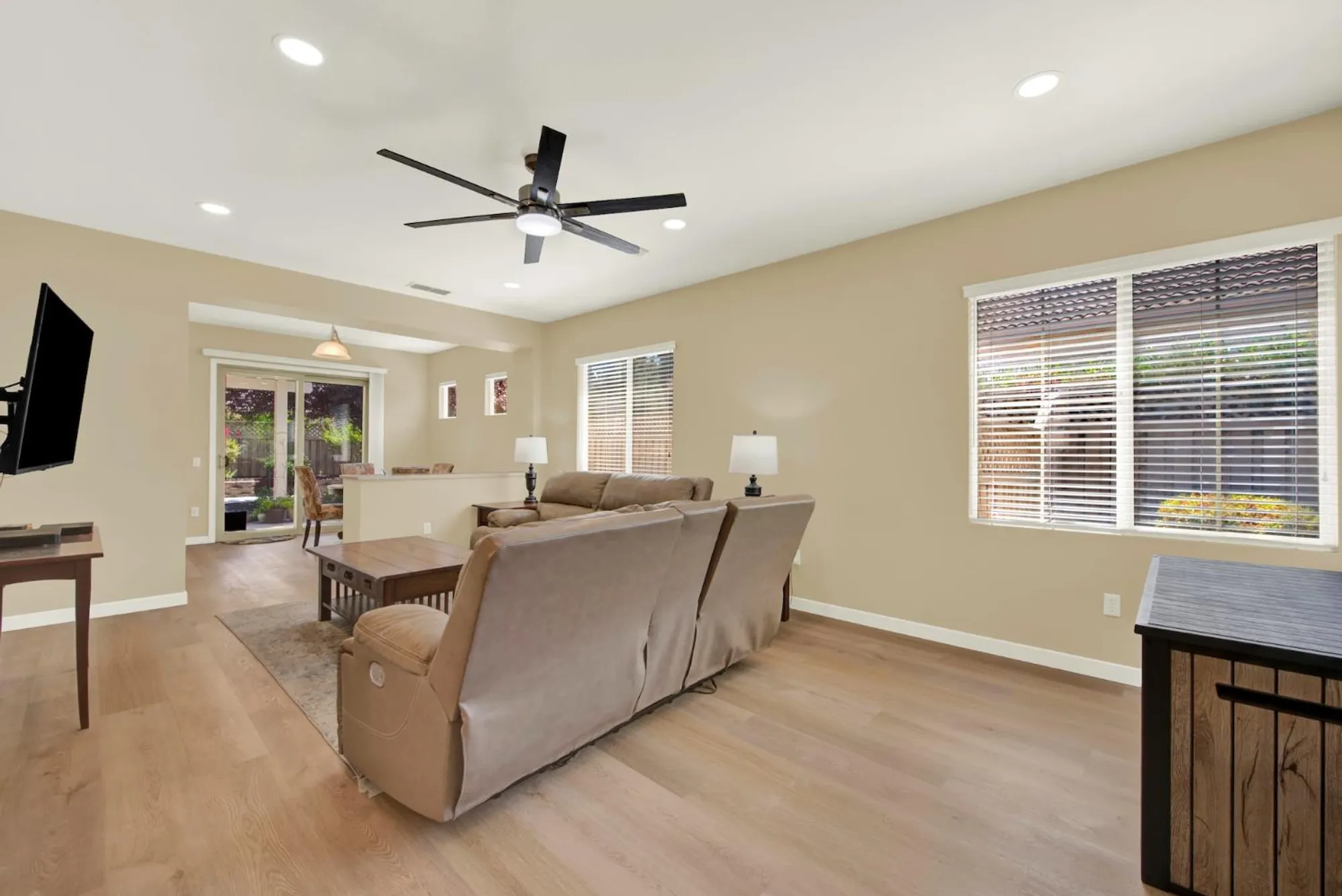 Property Slideshow image 6 of 54 | 891 slawson ln, Lincoln, CA, 95648