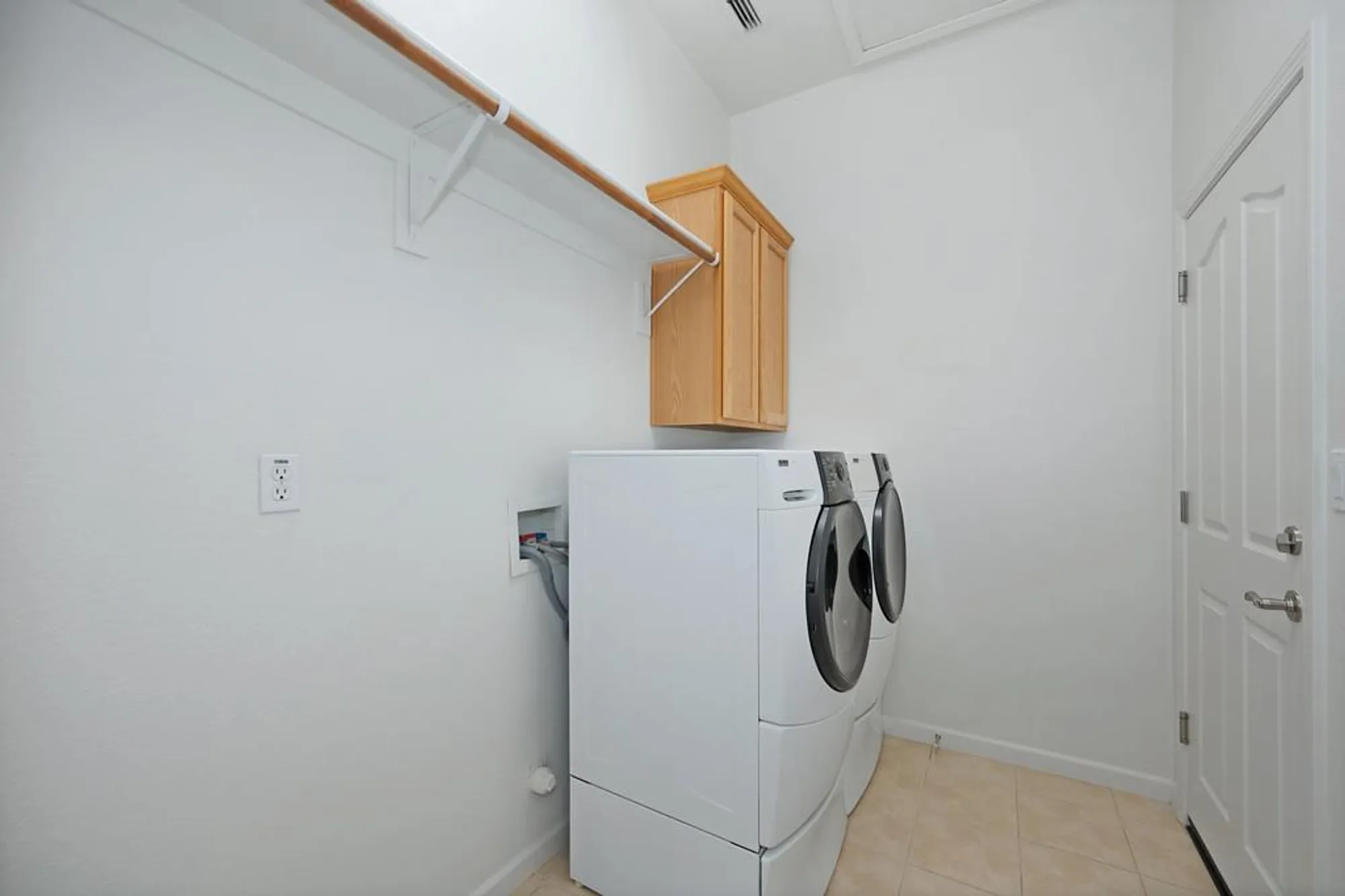 Property Slideshow image 23 of 99 | 15 cristalla pl, Sacramento, CA, 95835