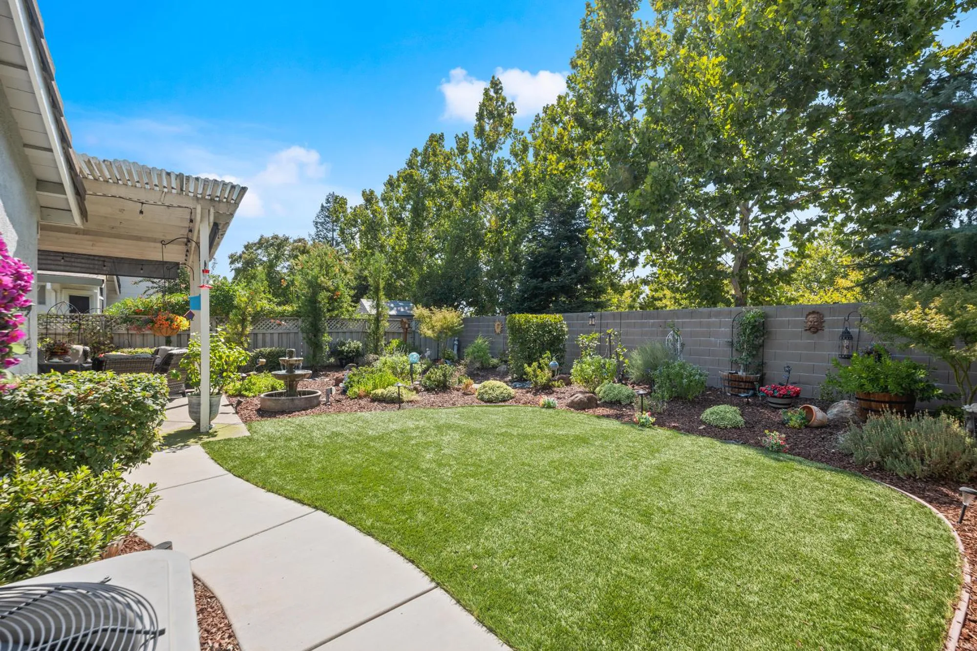 Property Slideshow image 34 of 48 | 5257 dreamgarden loop, Roseville, CA, 95747