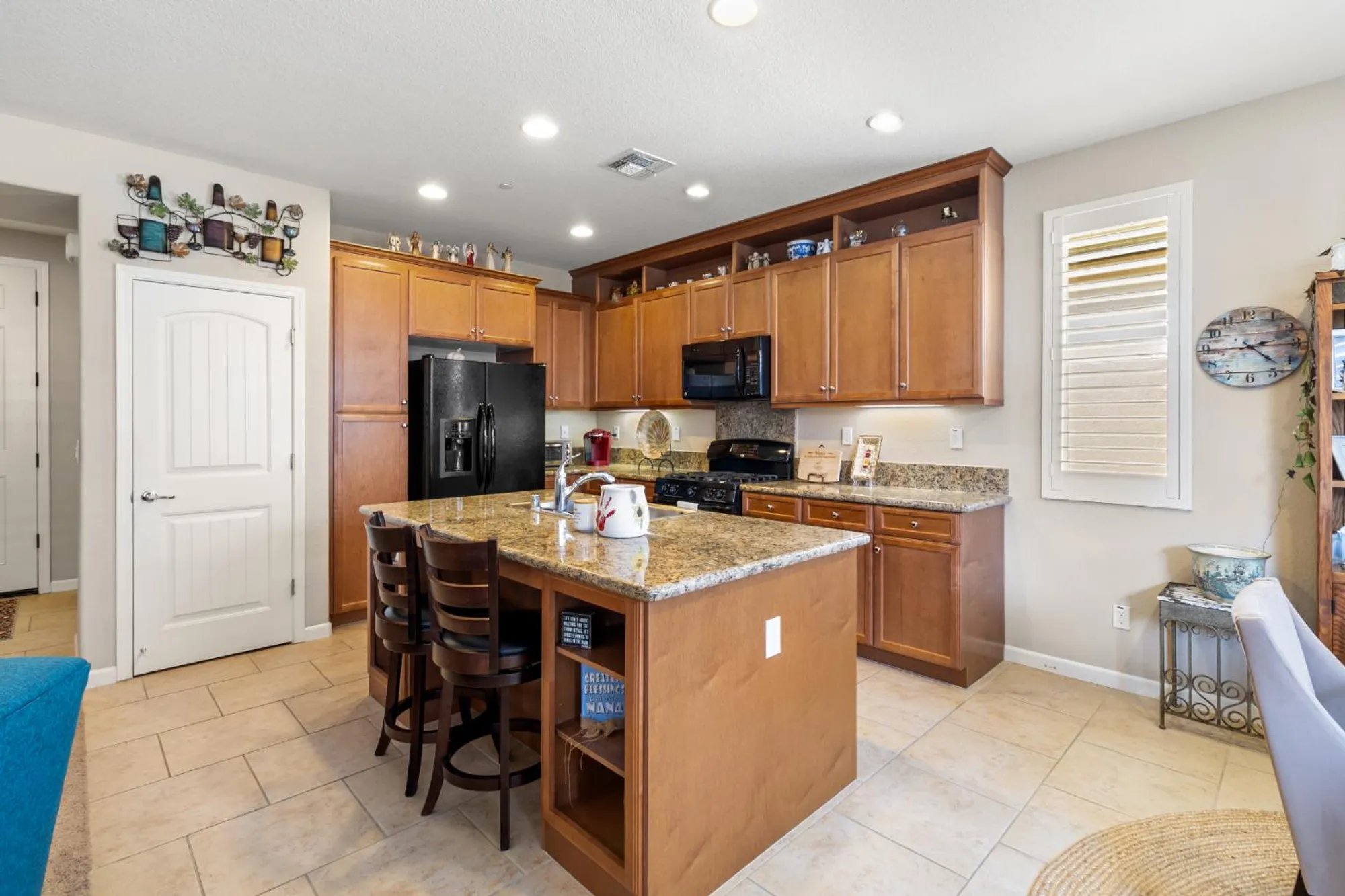 Property Slideshow image 8 of 33 | 7475 chatterton way, Sacramento, CA, 95829