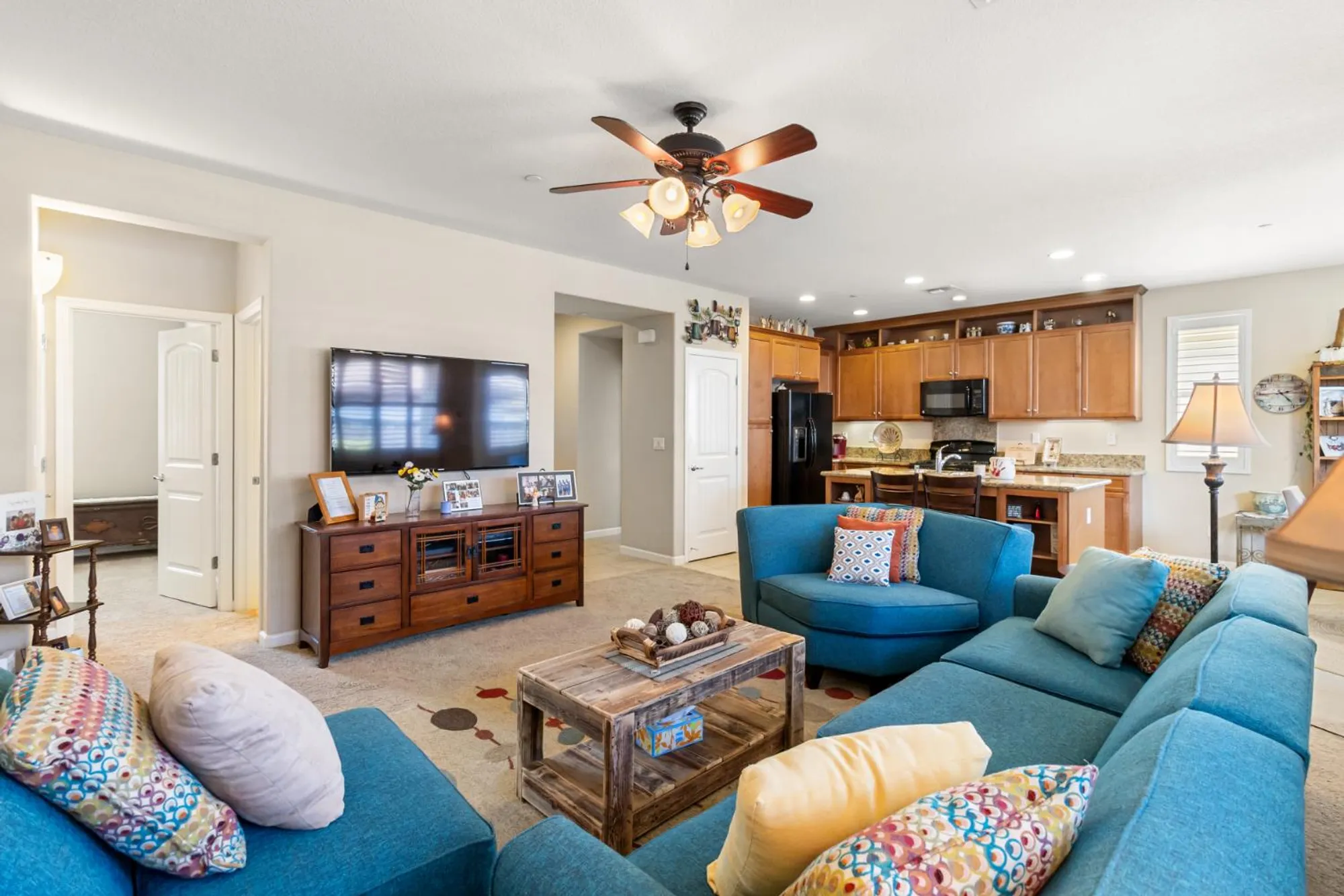 Property Slideshow image 3 of 33 | 7475 chatterton way, Sacramento, CA, 95829