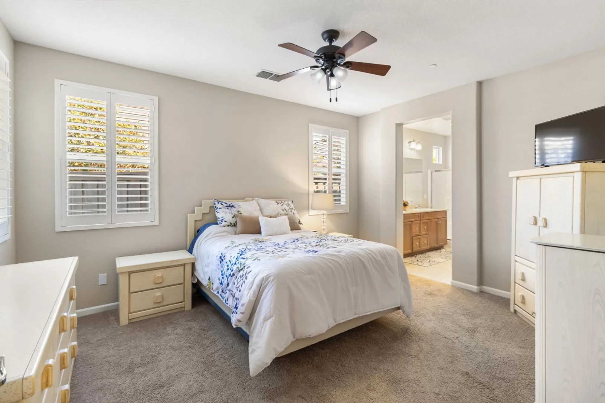 Property Slideshow image 11 of 33 | 7475 chatterton way, Sacramento, CA, 95829