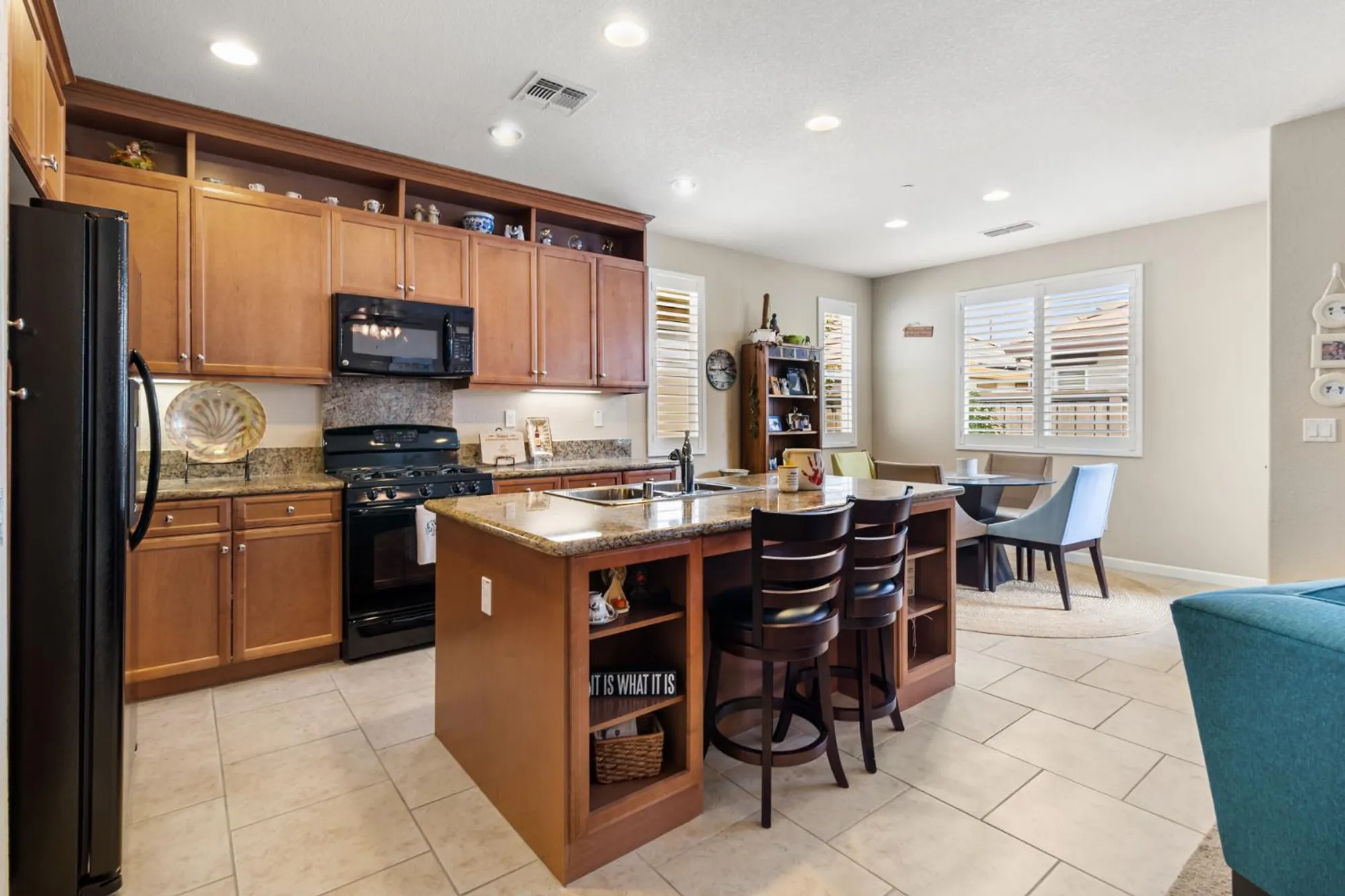 Property Slideshow image 4 of 33 | 7475 chatterton way, Sacramento, CA, 95829