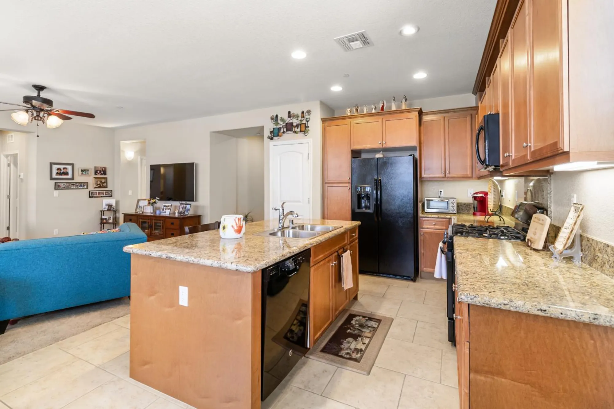 Property Slideshow image 7 of 33 | 7475 chatterton way, Sacramento, CA, 95829