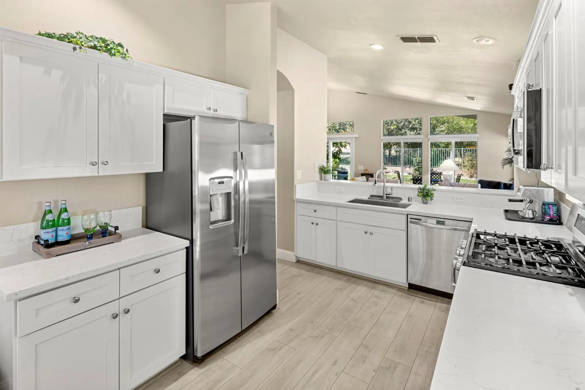 Property Slideshow image 13 of 51 | 7285 clearview way, Roseville, CA, 95747