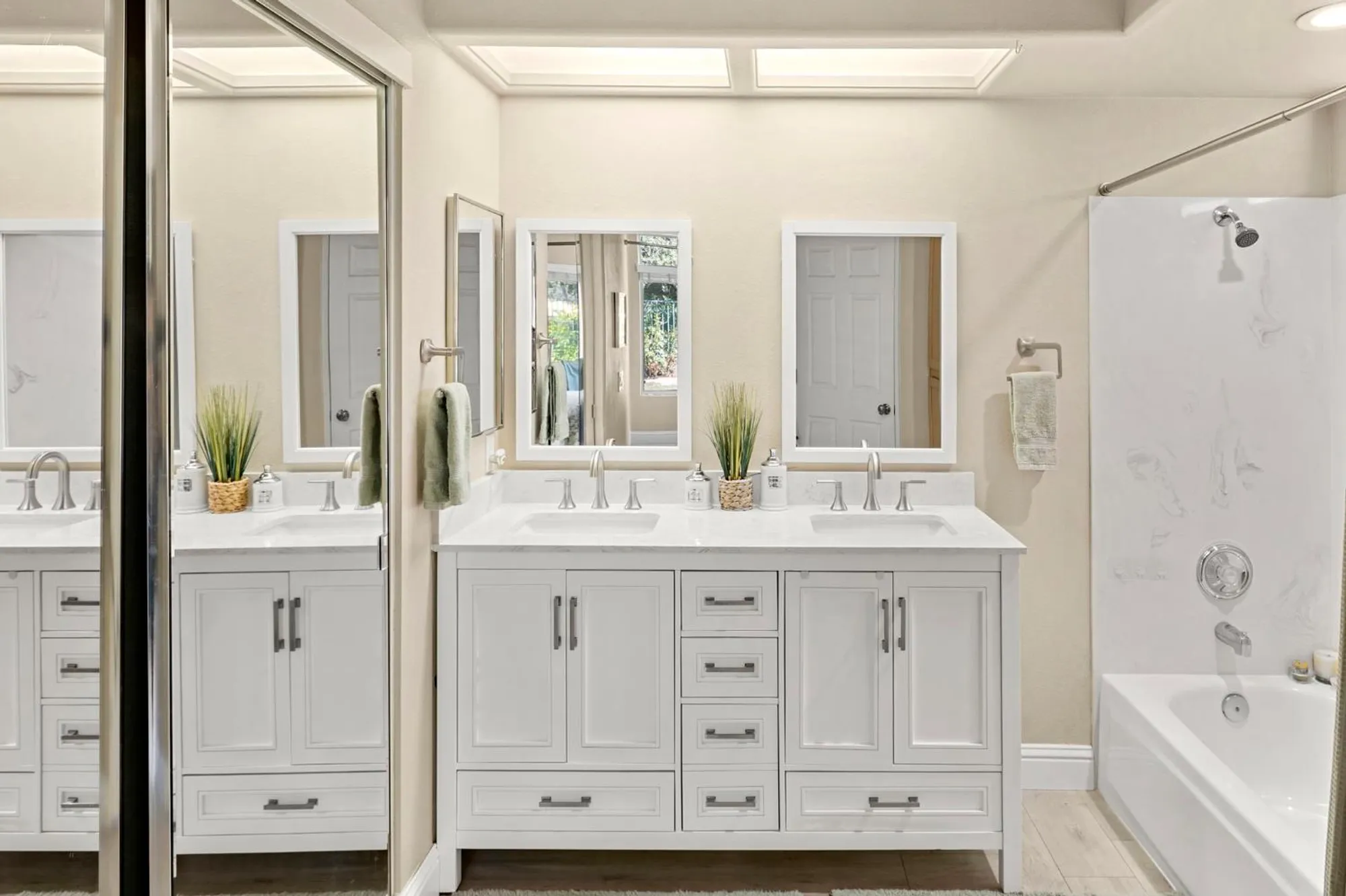 Property Slideshow image 17 of 51 | 7285 clearview way, Roseville, CA, 95747