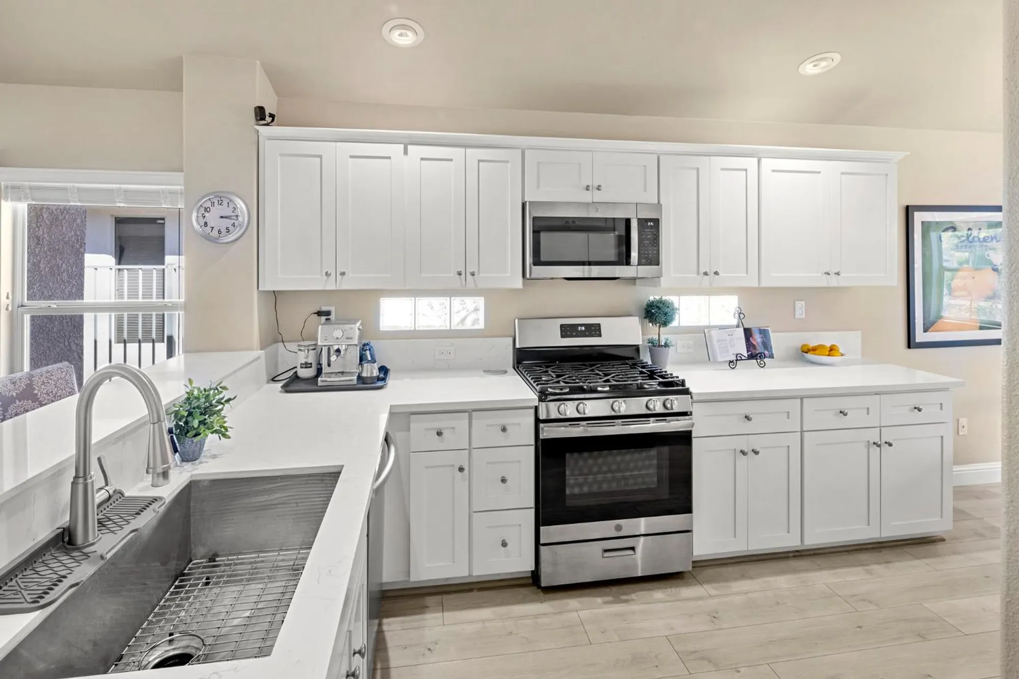 Property Slideshow image 11 of 51 | 7285 clearview way, Roseville, CA, 95747