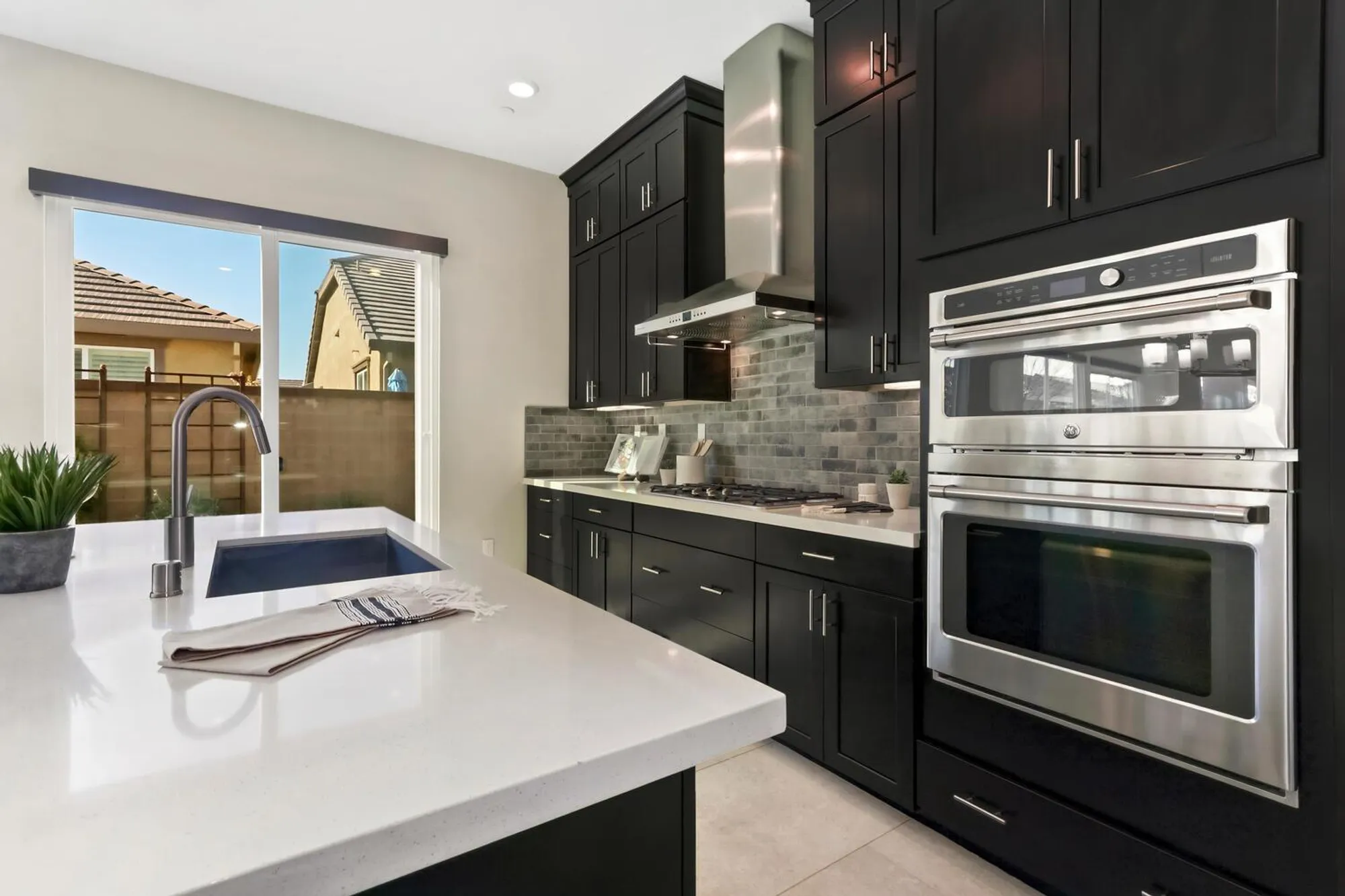 Property Slideshow image 24 of 75 | 14 riposto pl, Sacramento, CA, 95834