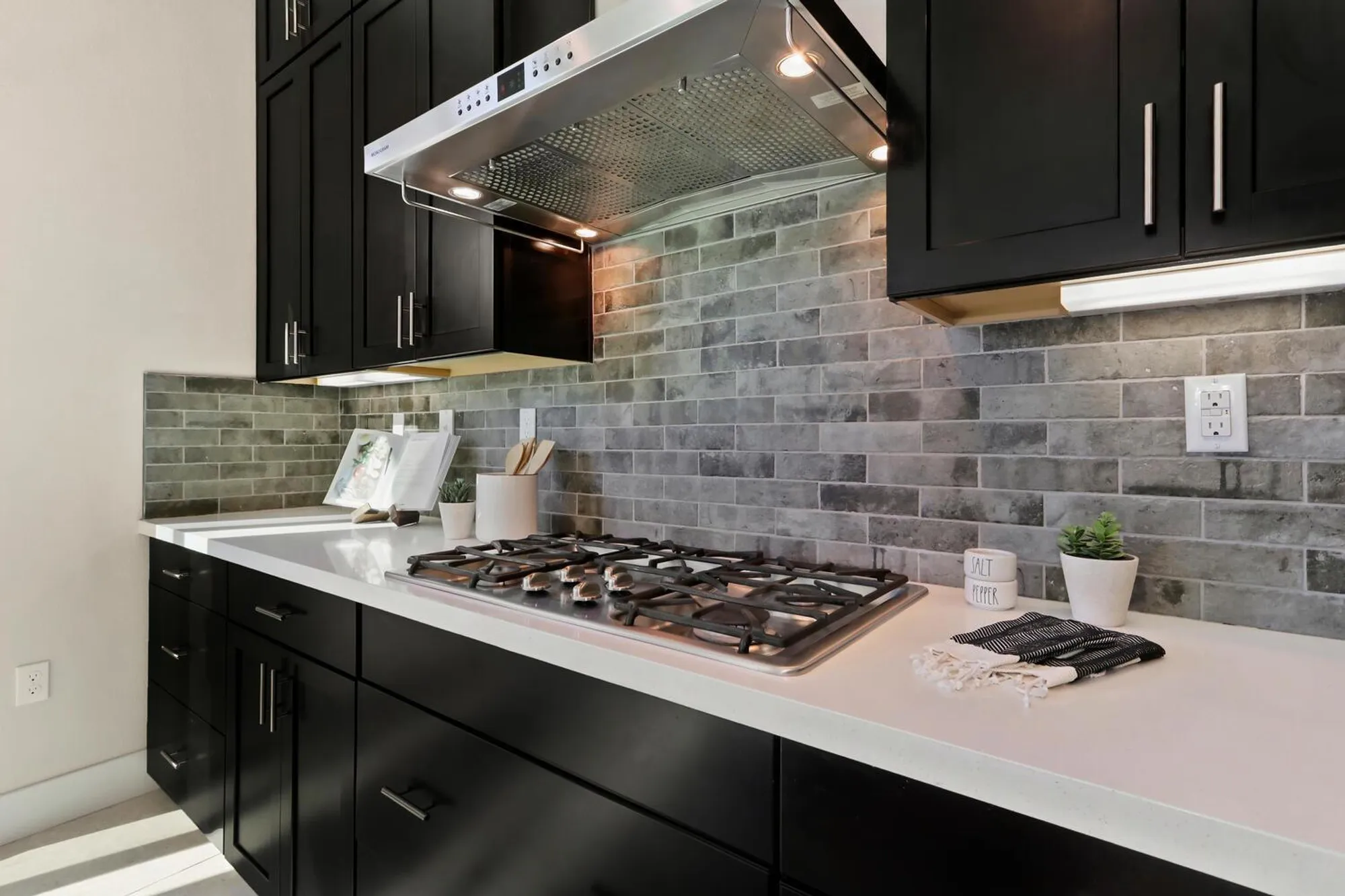 Property Slideshow image 20 of 75 | 14 riposto pl, Sacramento, CA, 95834