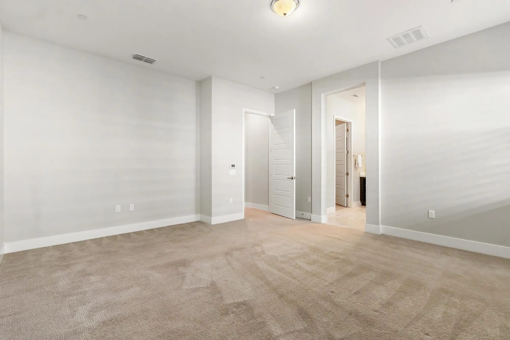 Property Slideshow image 27 of 75 | 14 riposto pl, Sacramento, CA, 95834