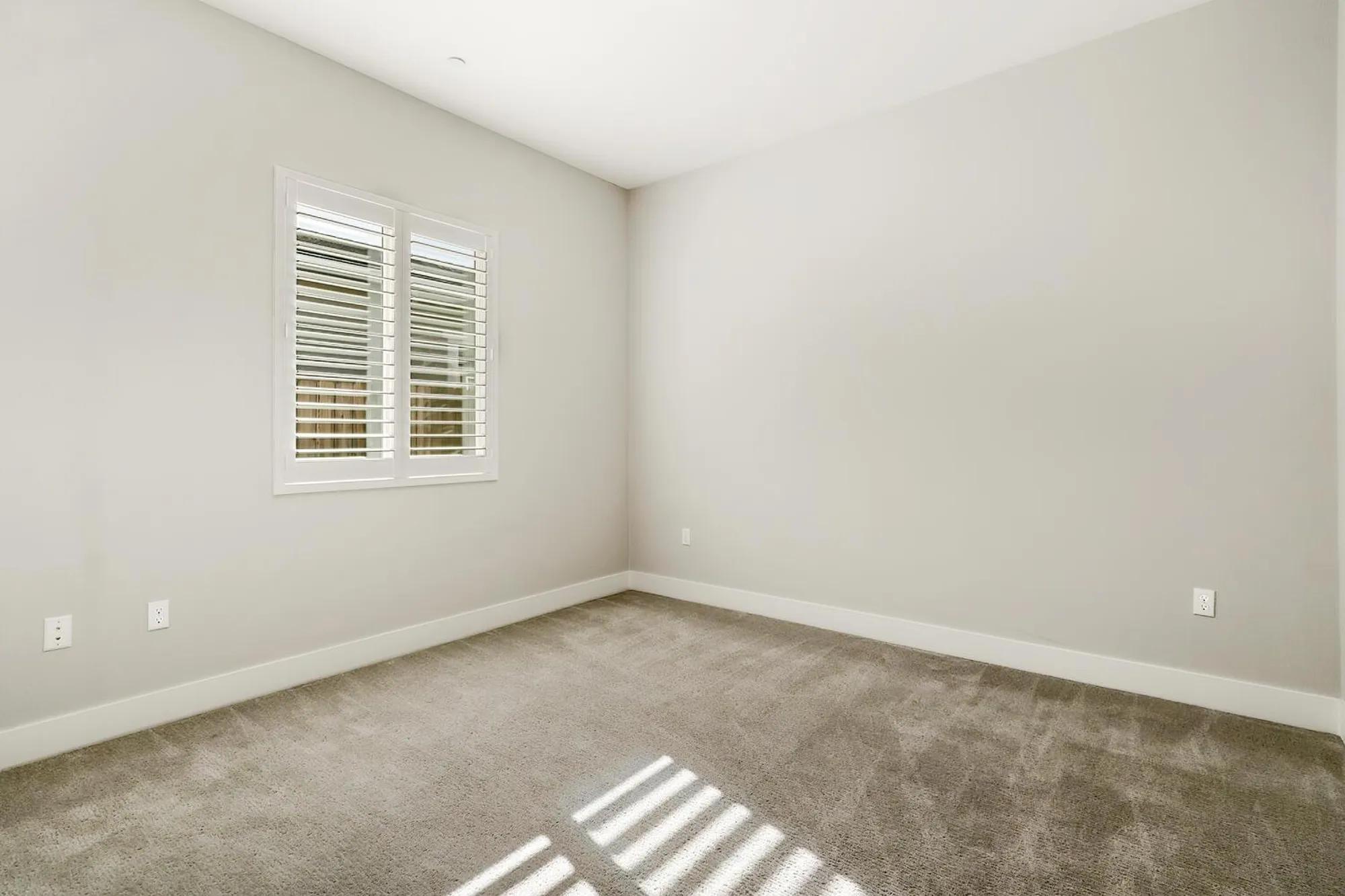 Property Slideshow image 33 of 75 | 14 riposto pl, Sacramento, CA, 95834