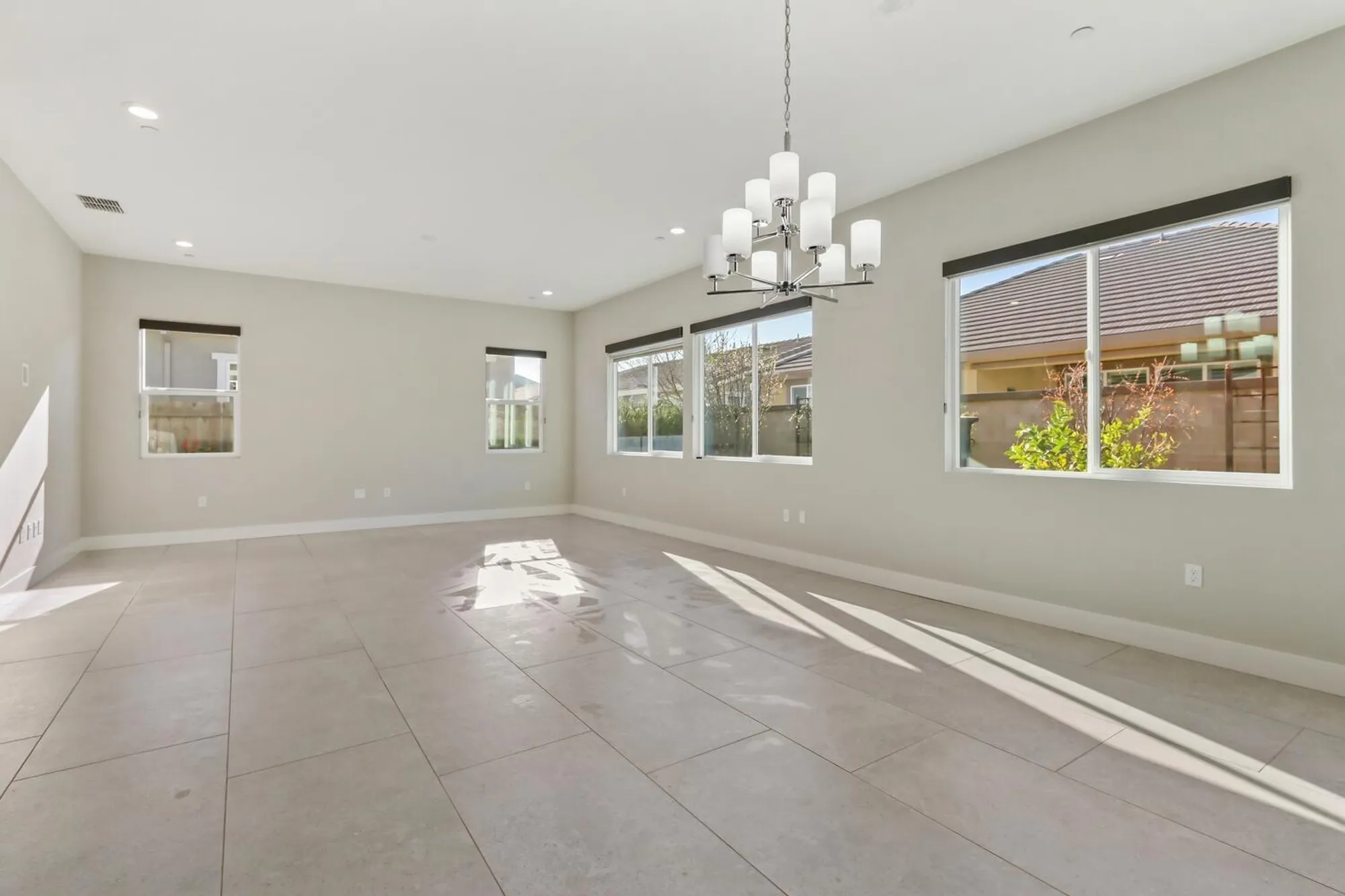 Property Slideshow image 9 of 75 | 14 riposto pl, Sacramento, CA, 95834