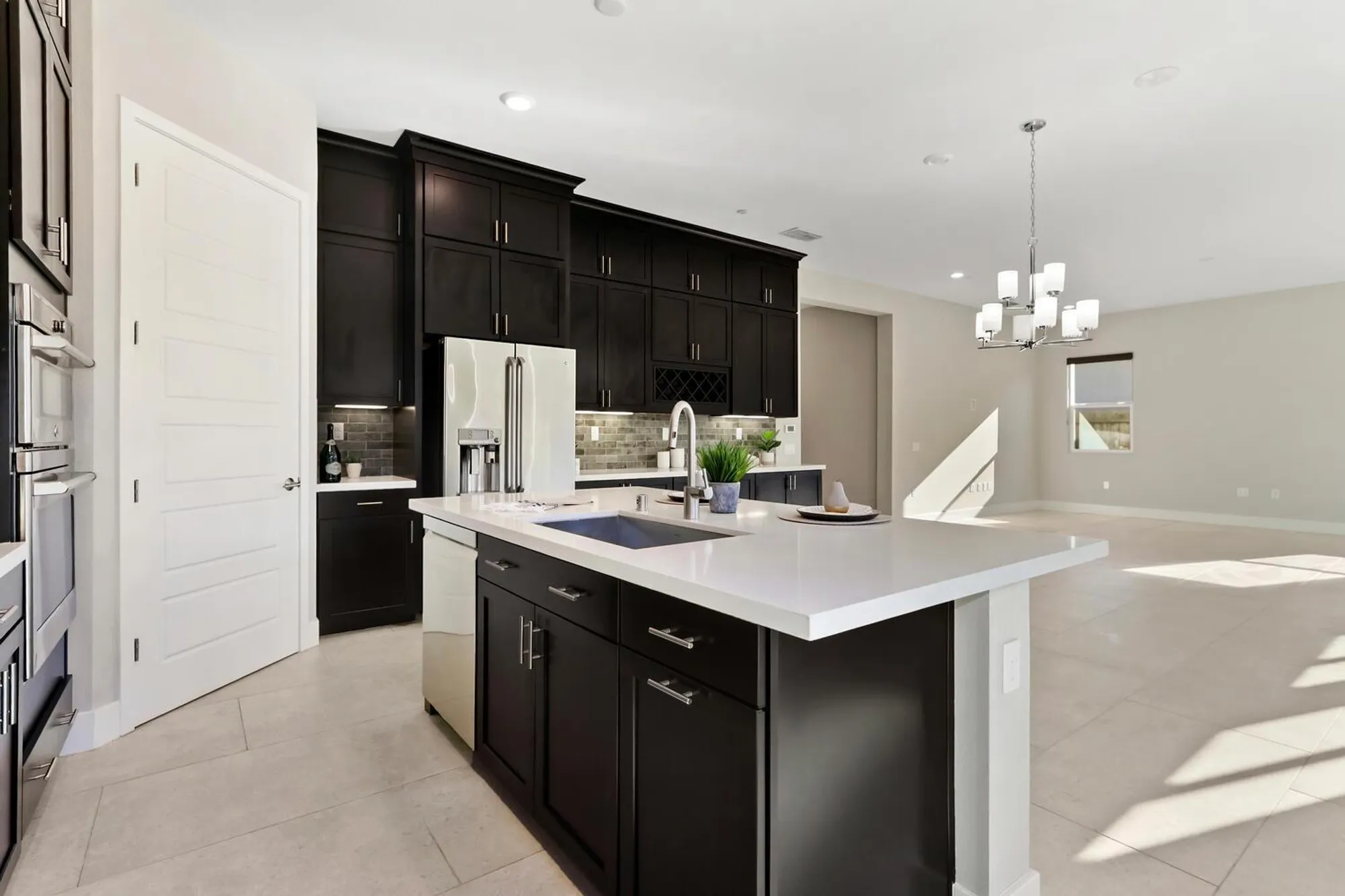 Property Slideshow image 21 of 75 | 14 riposto pl, Sacramento, CA, 95834