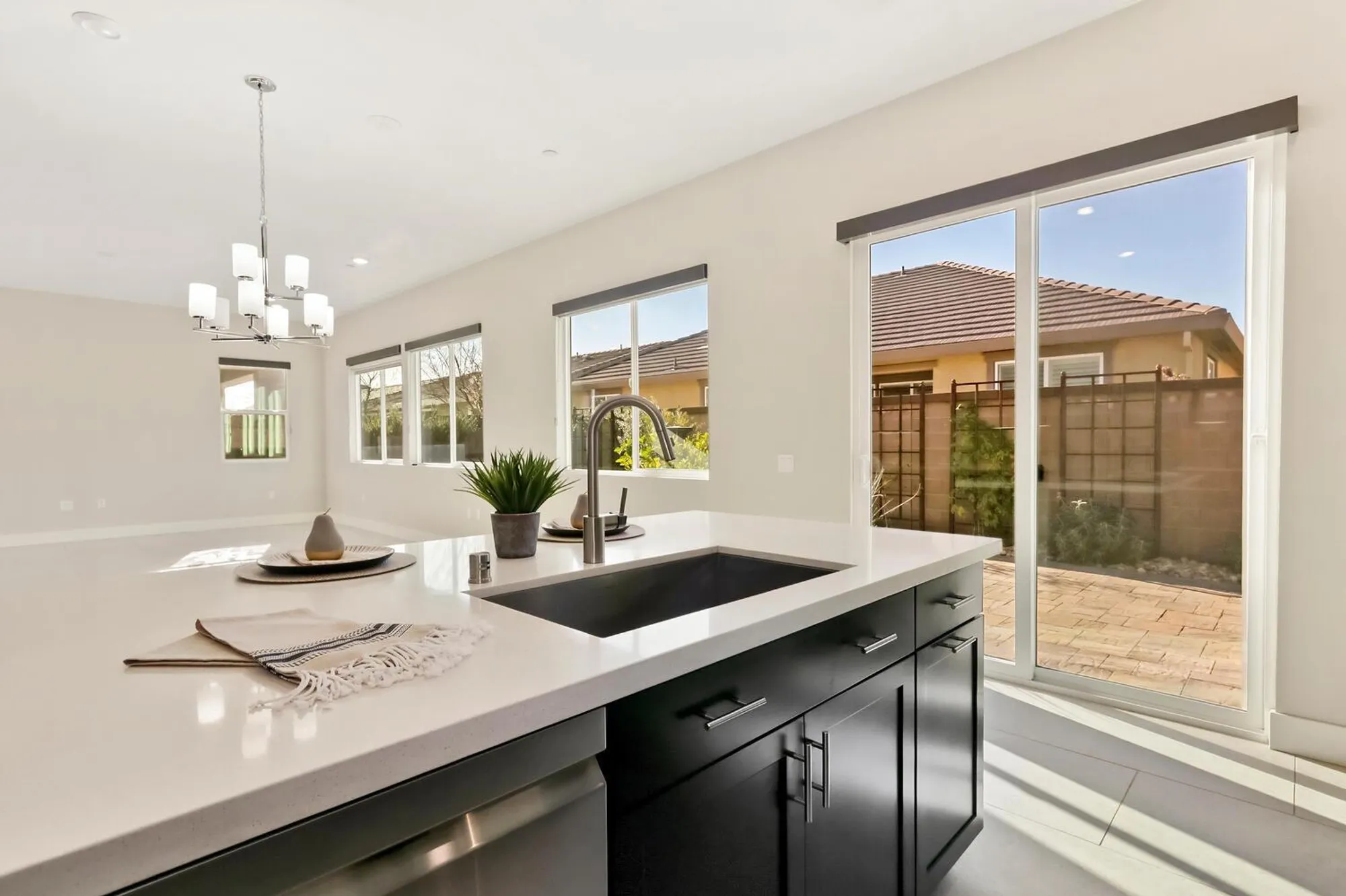 Property Slideshow image 25 of 75 | 14 riposto pl, Sacramento, CA, 95834