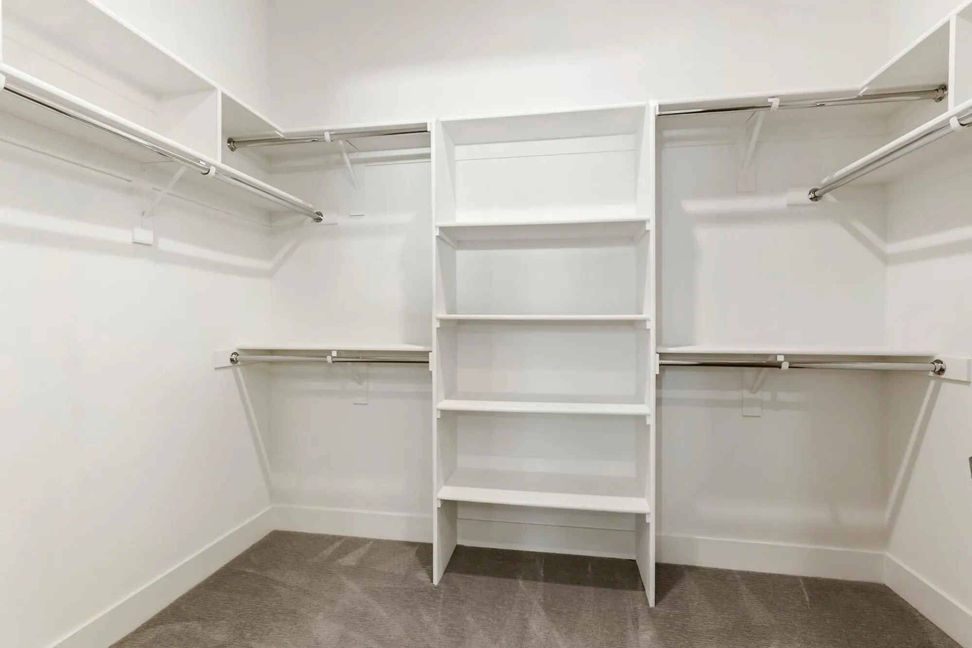 Property Slideshow image 32 of 75 | 14 riposto pl, Sacramento, CA, 95834