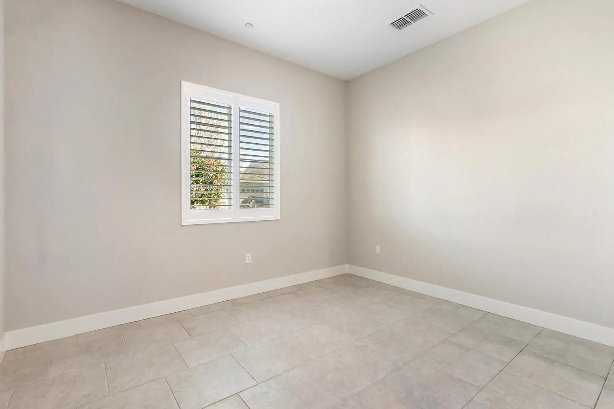 Property Slideshow image 37 of 75 | 14 riposto pl, Sacramento, CA, 95834