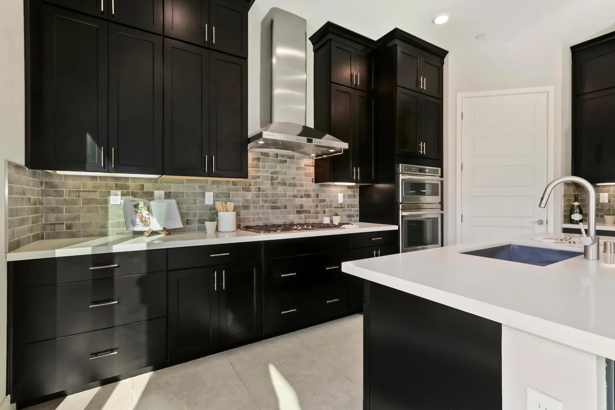 Property Slideshow image 18 of 75 | 14 riposto pl, Sacramento, CA, 95834