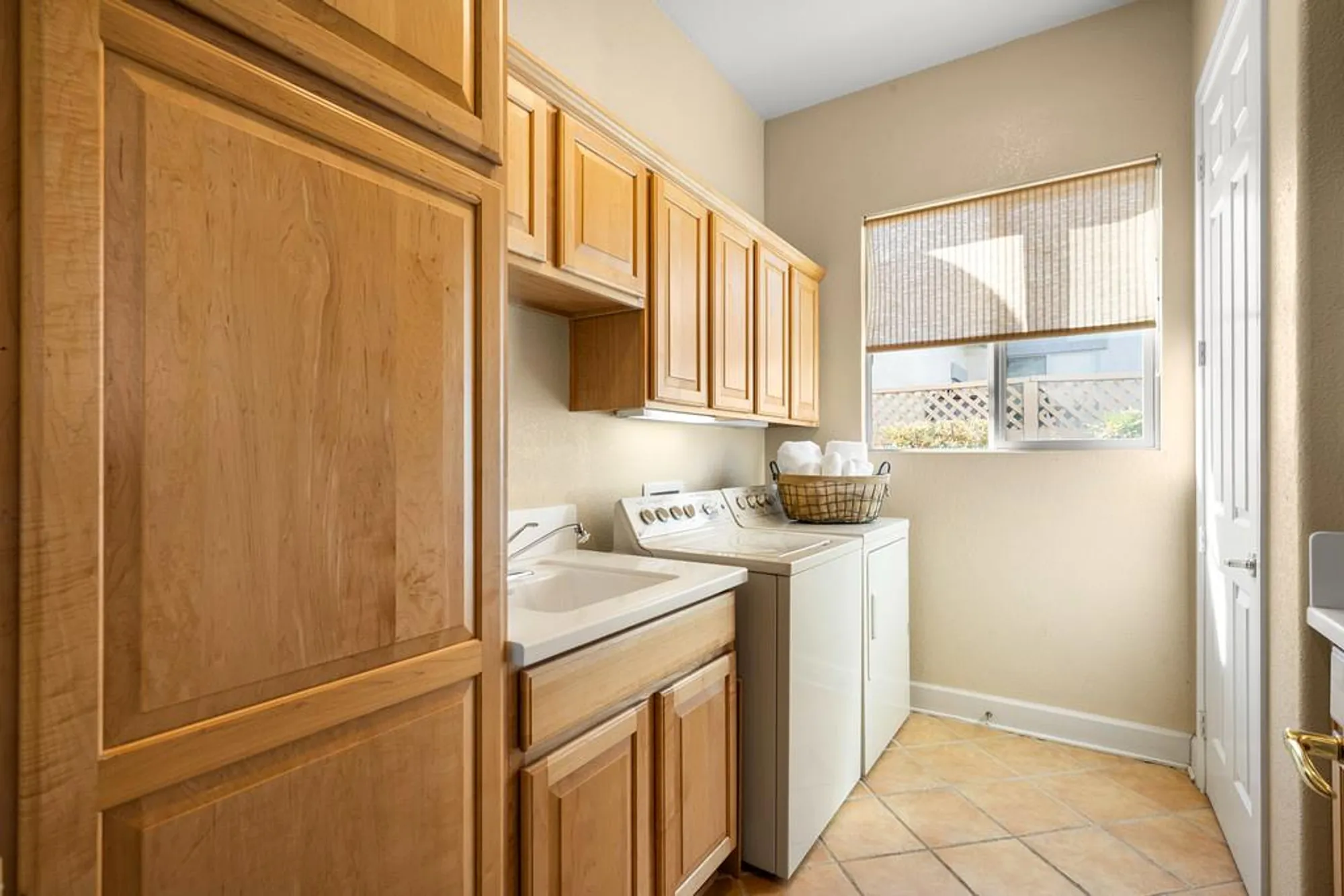 Property Slideshow image 29 of 44 | 856 mossy ridge ln, Lincoln, CA, 95648